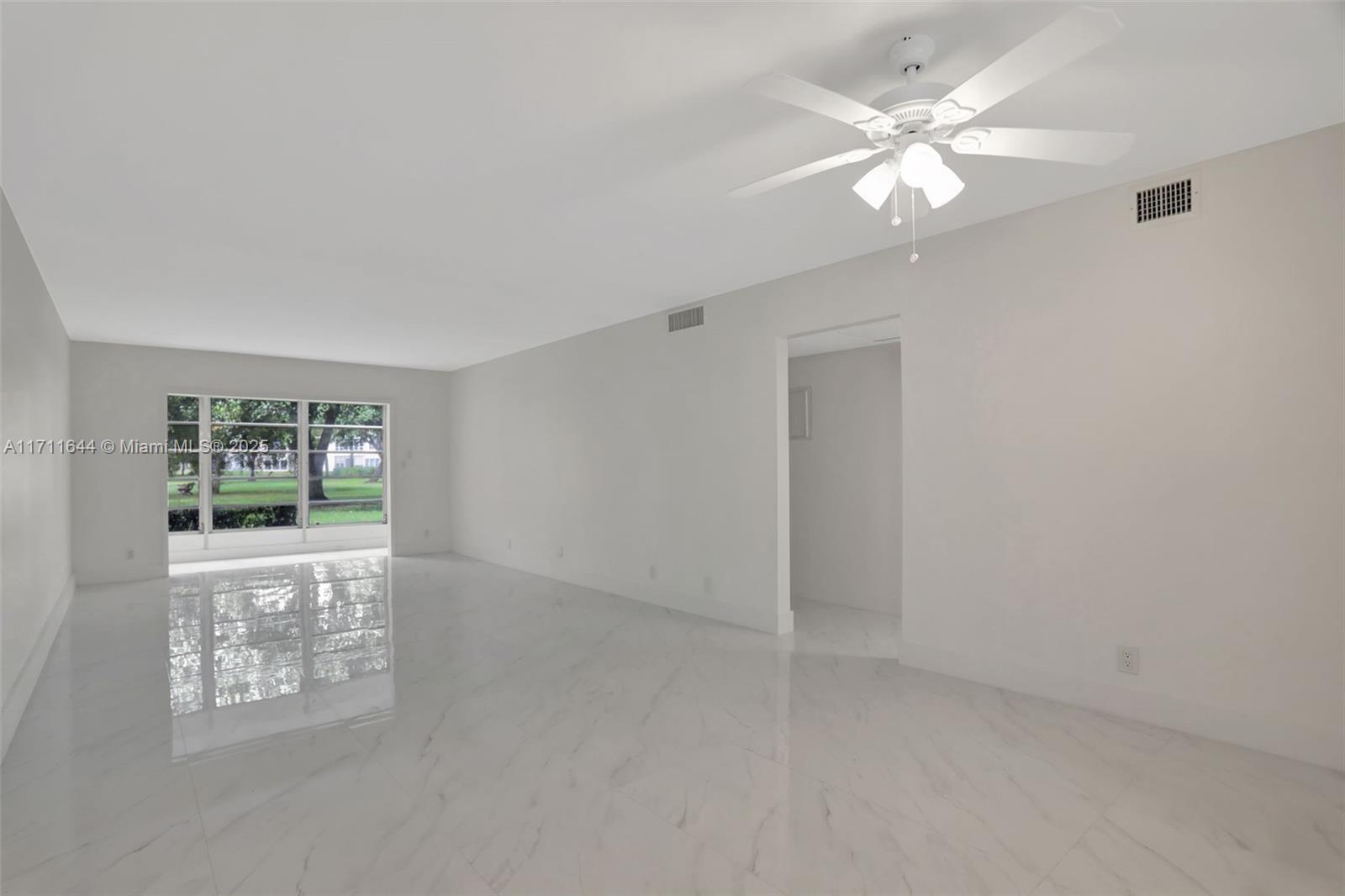 2202 Lucaya Bnd M1 Property Photo 3