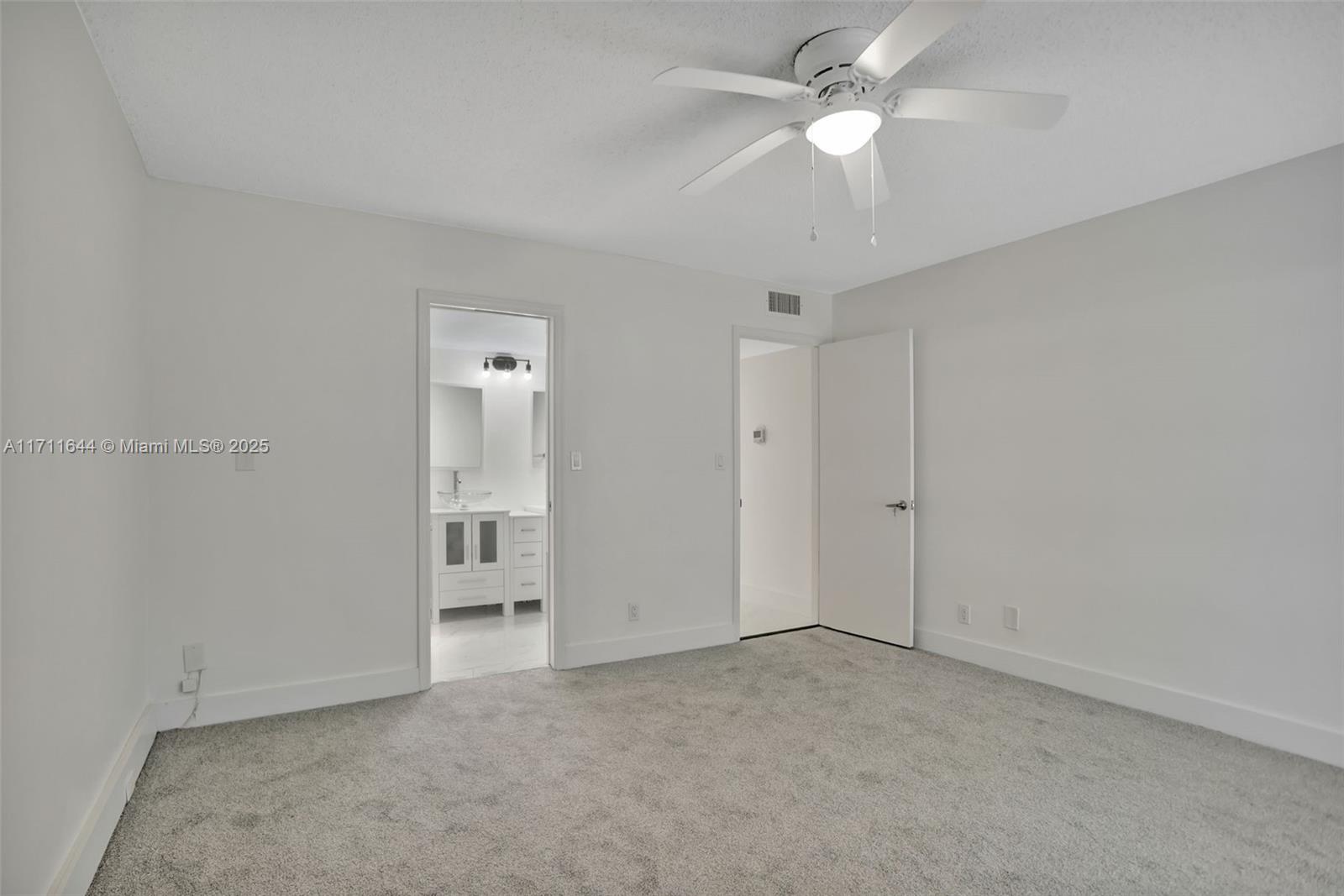 2202 Lucaya Bnd M1 Property Photo 9