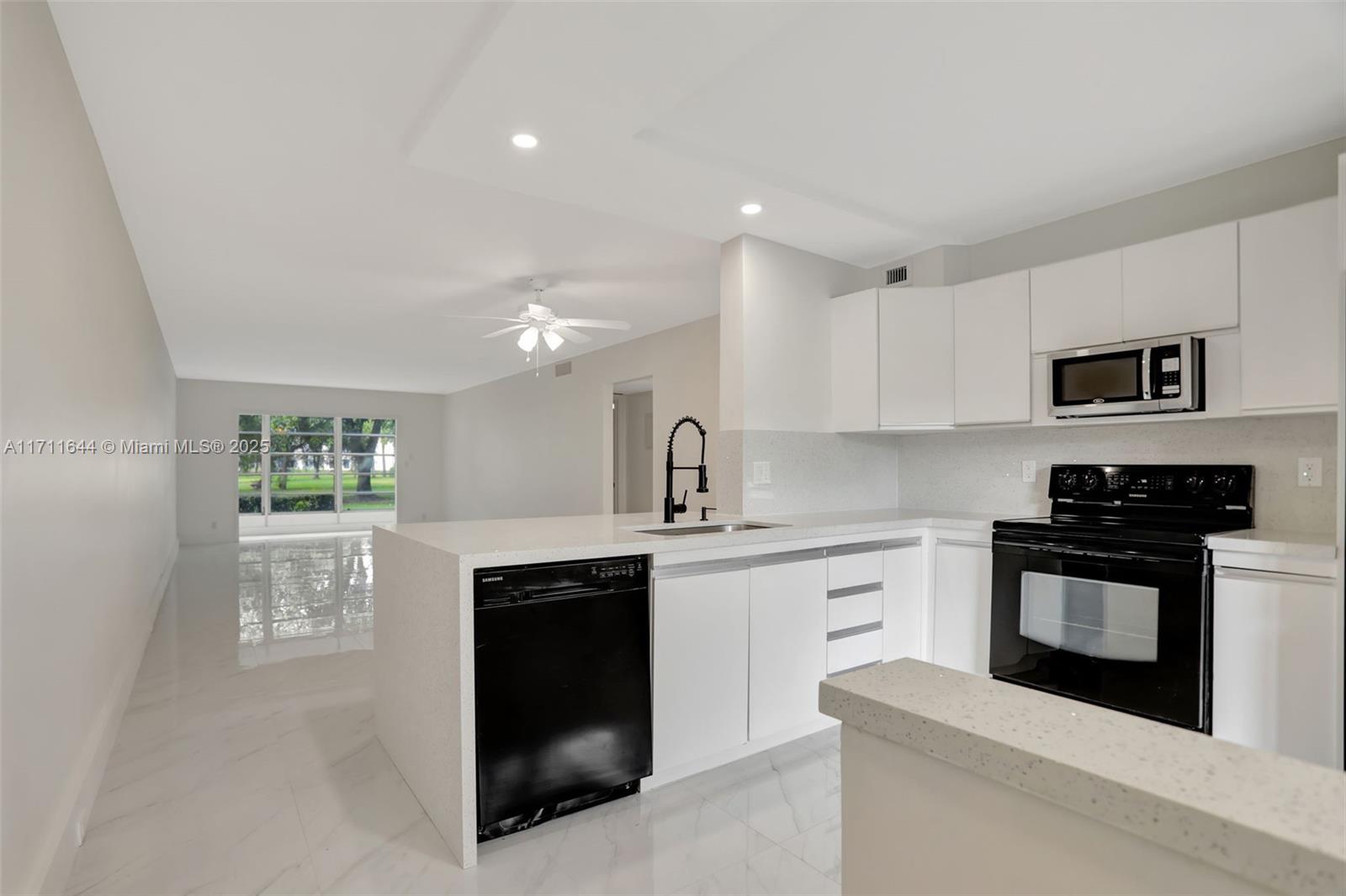 2202 Lucaya Bnd M1 Property Photo 23