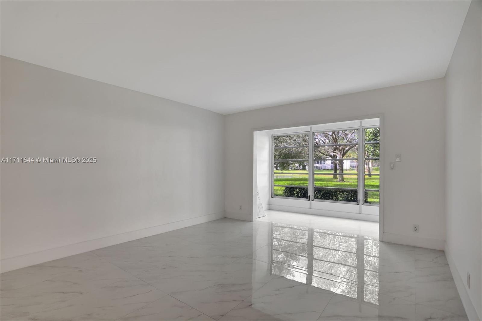 2202 Lucaya Bnd M1 Property Photo 38