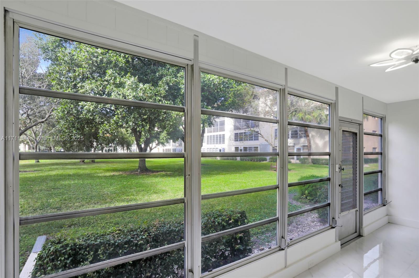 2202 Lucaya Bnd M1 Property Photo 39