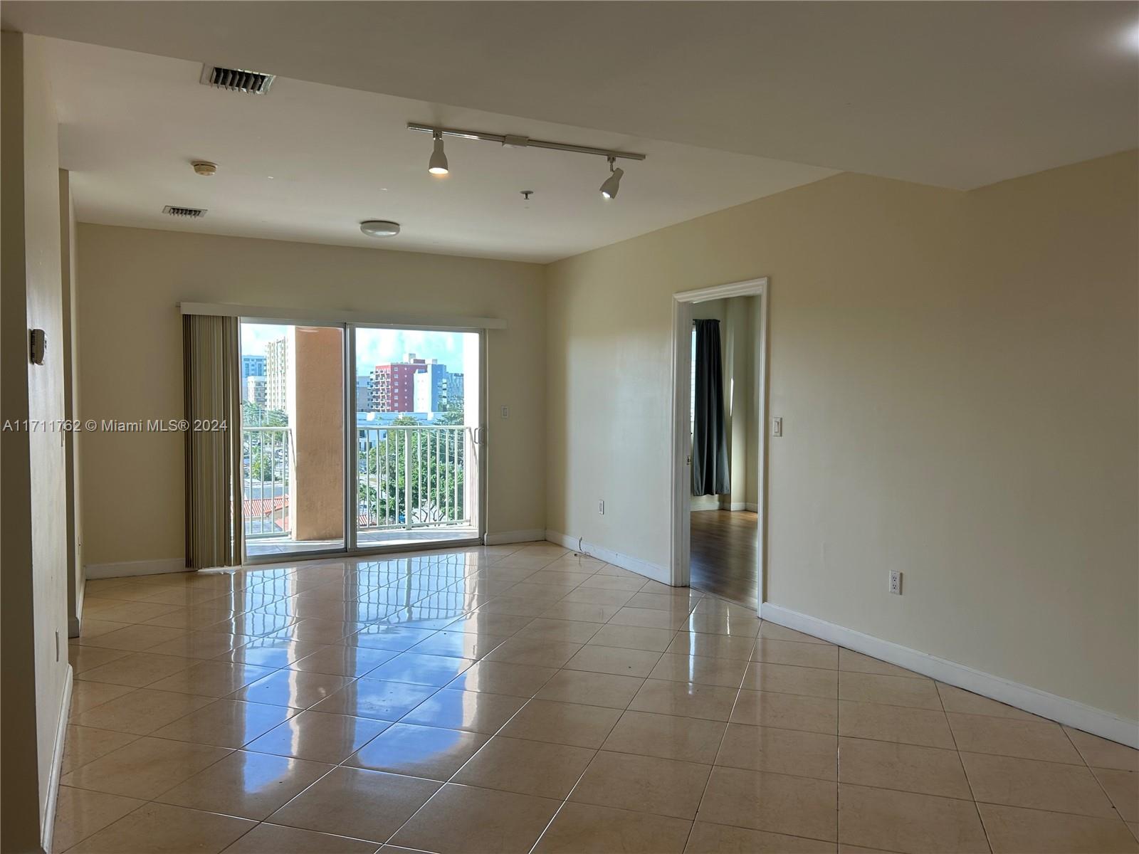 2280 Sw 32nd Ave 505 Property Photo 1