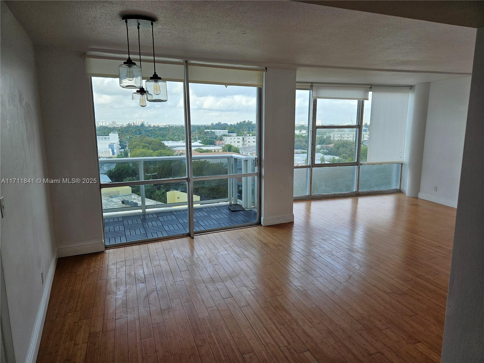 900 Bay Dr 721 Property Photo 8