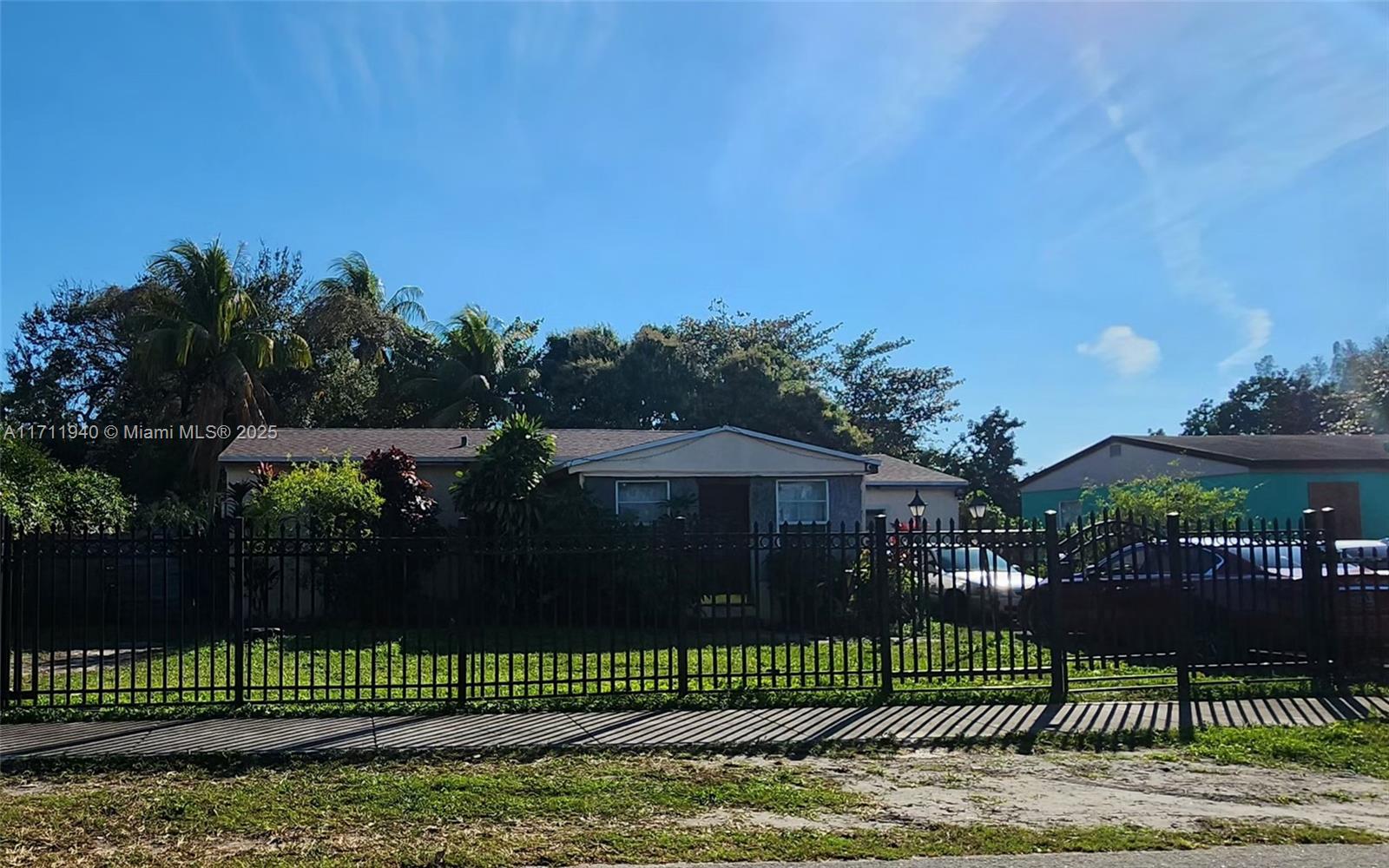 1418 Nw 100th Street Property Photo