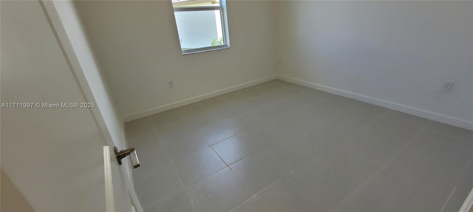 2355 Se 24 Ct Property Photo 11