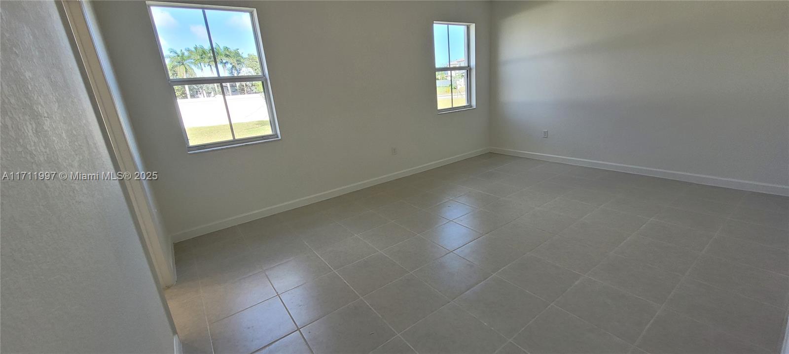 2355 Se 24 Ct Property Photo 14