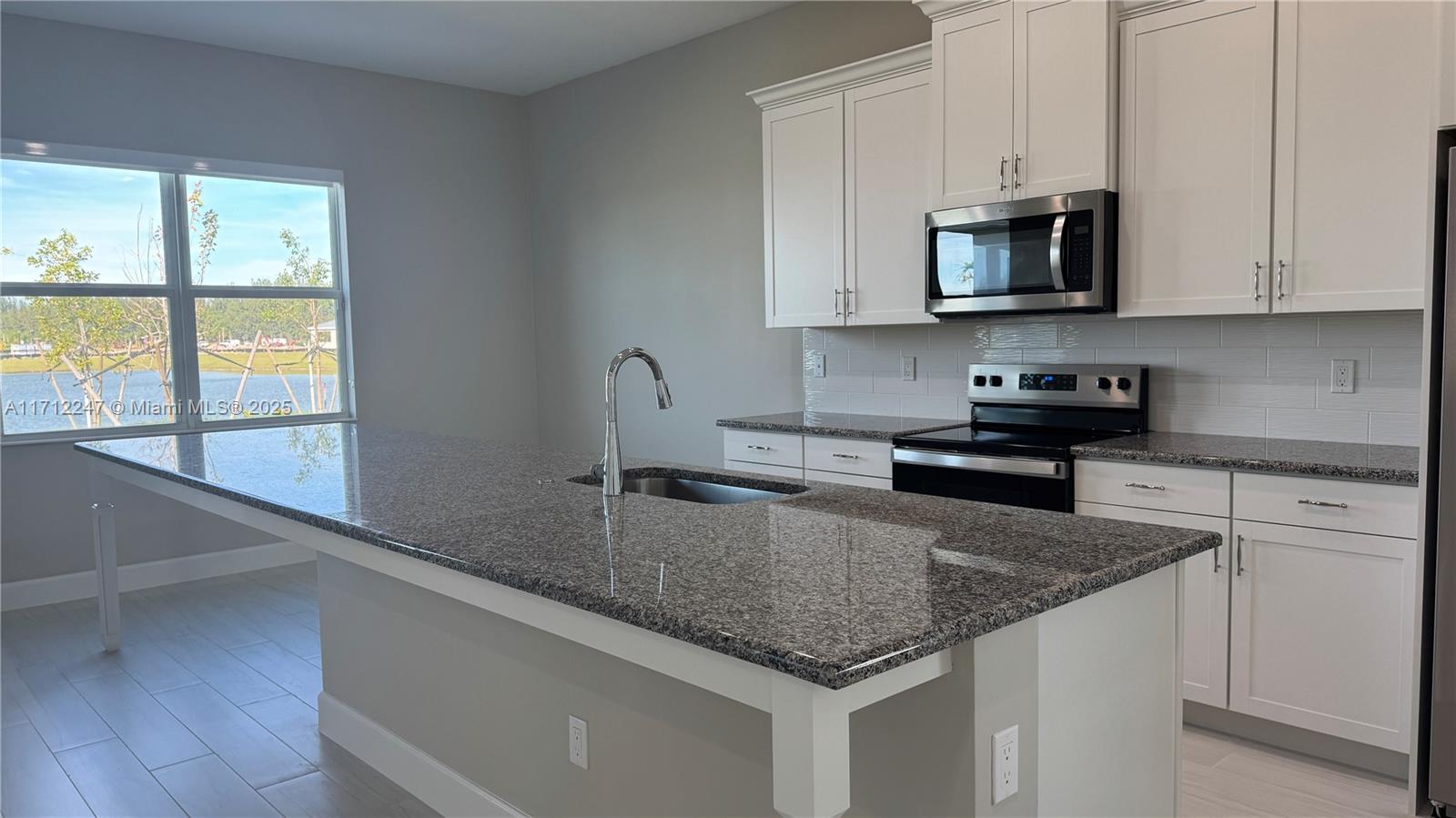 14935 Wildwood Cir 14935 Property Photo 3