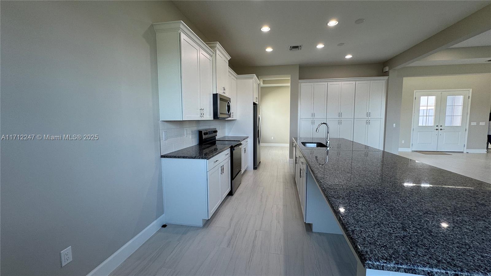 14935 Wildwood Cir 14935 Property Photo 5