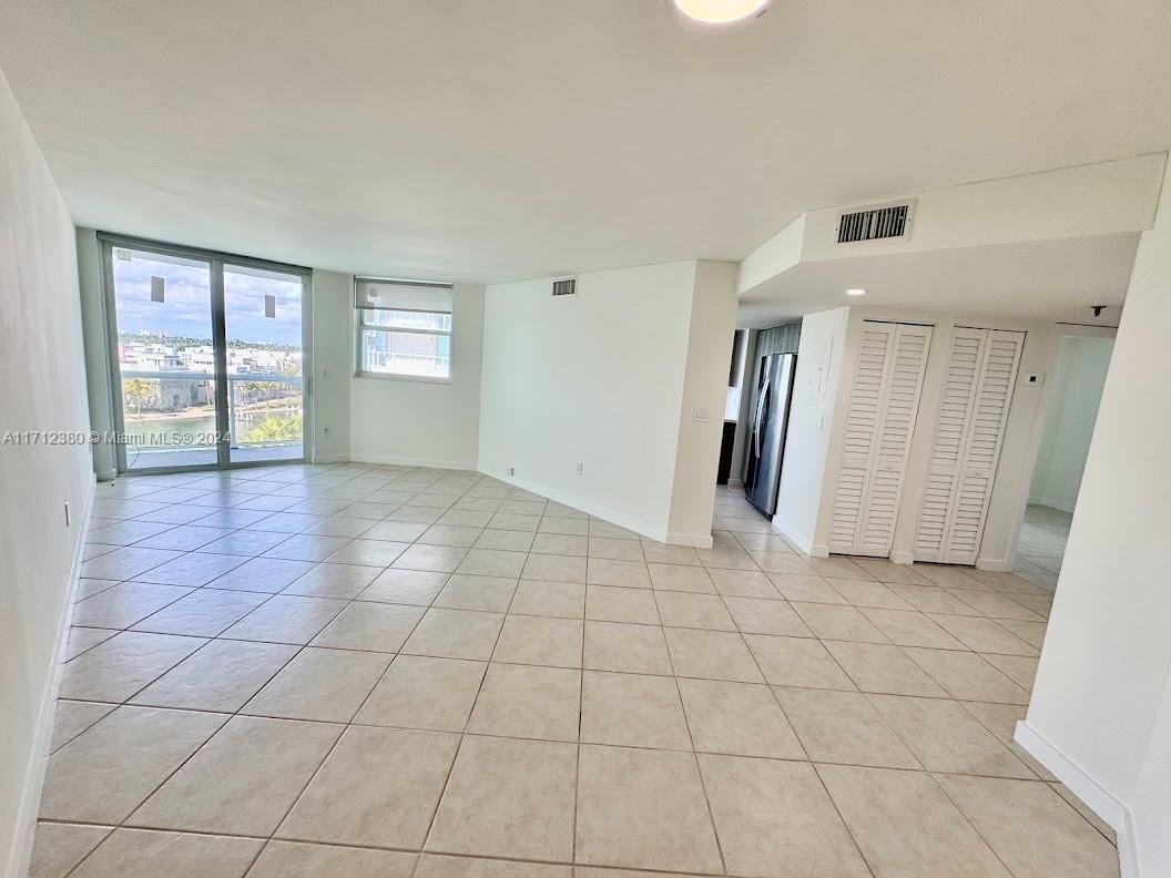 5880 Collins Ave 807 Property Photo 8