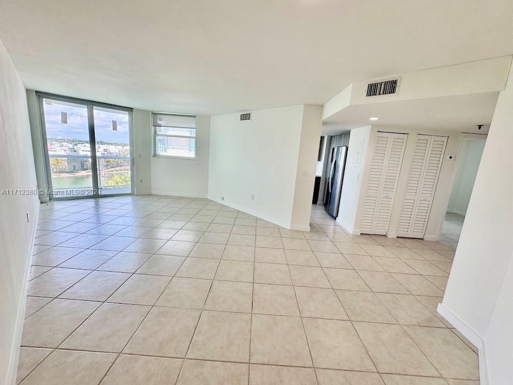 5880 Collins Ave 807 Property Photo 9