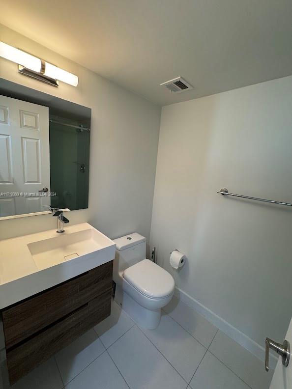 5880 Collins Ave 807 Property Photo 16