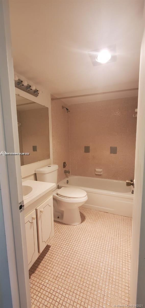 385 Fanshaw J Property Photo 2
