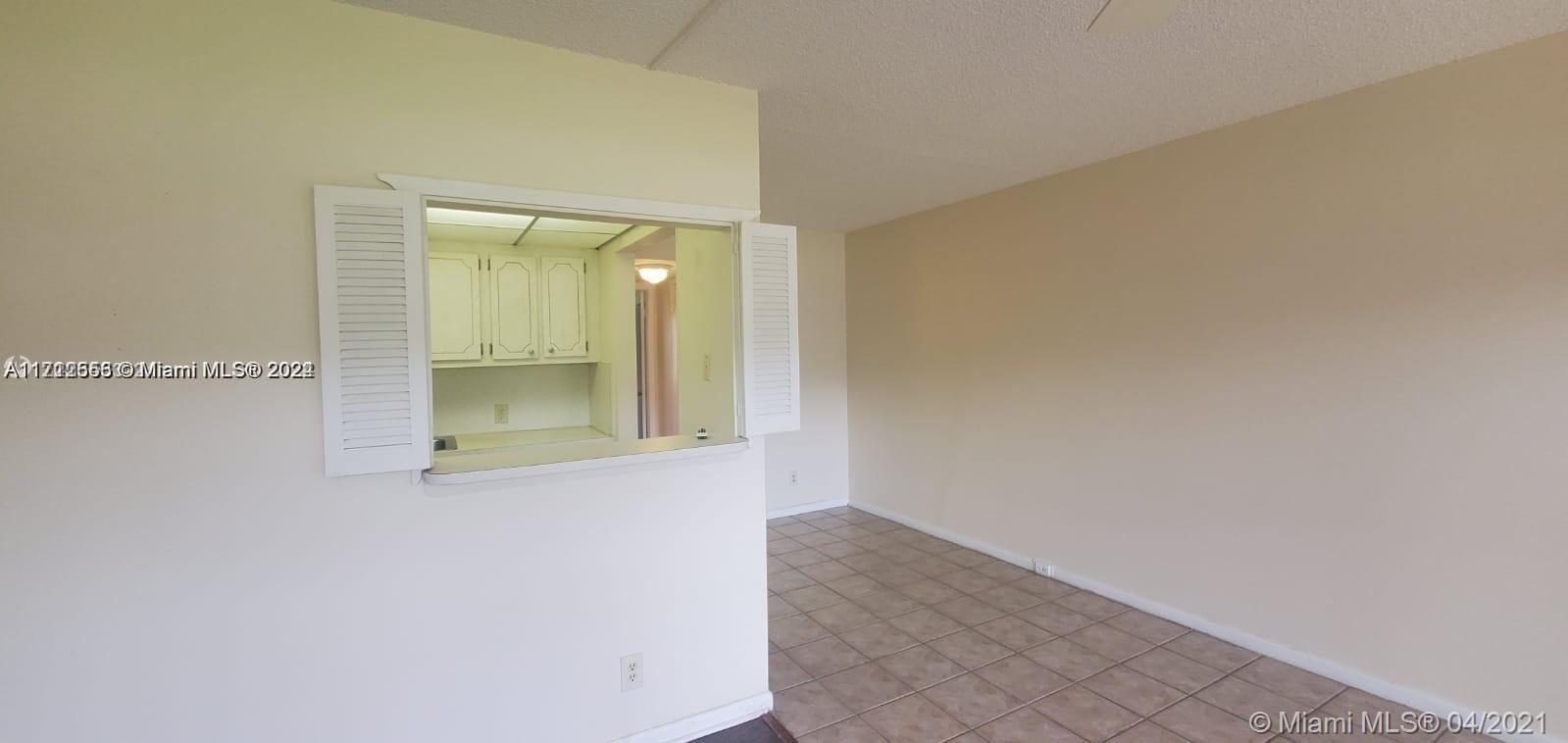 385 Fanshaw J Property Photo 5