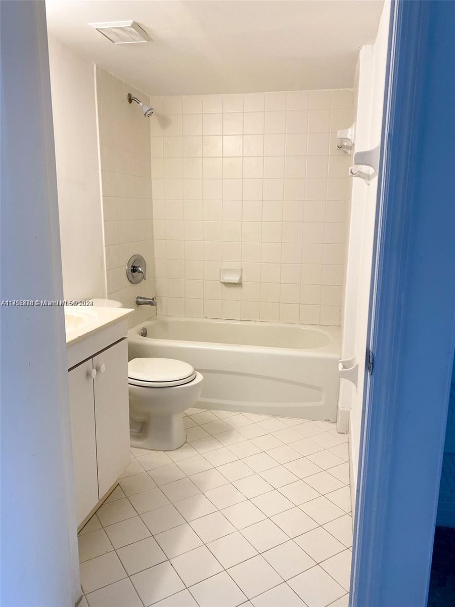 1270 Se 28th Ct 103 Property Photo 11
