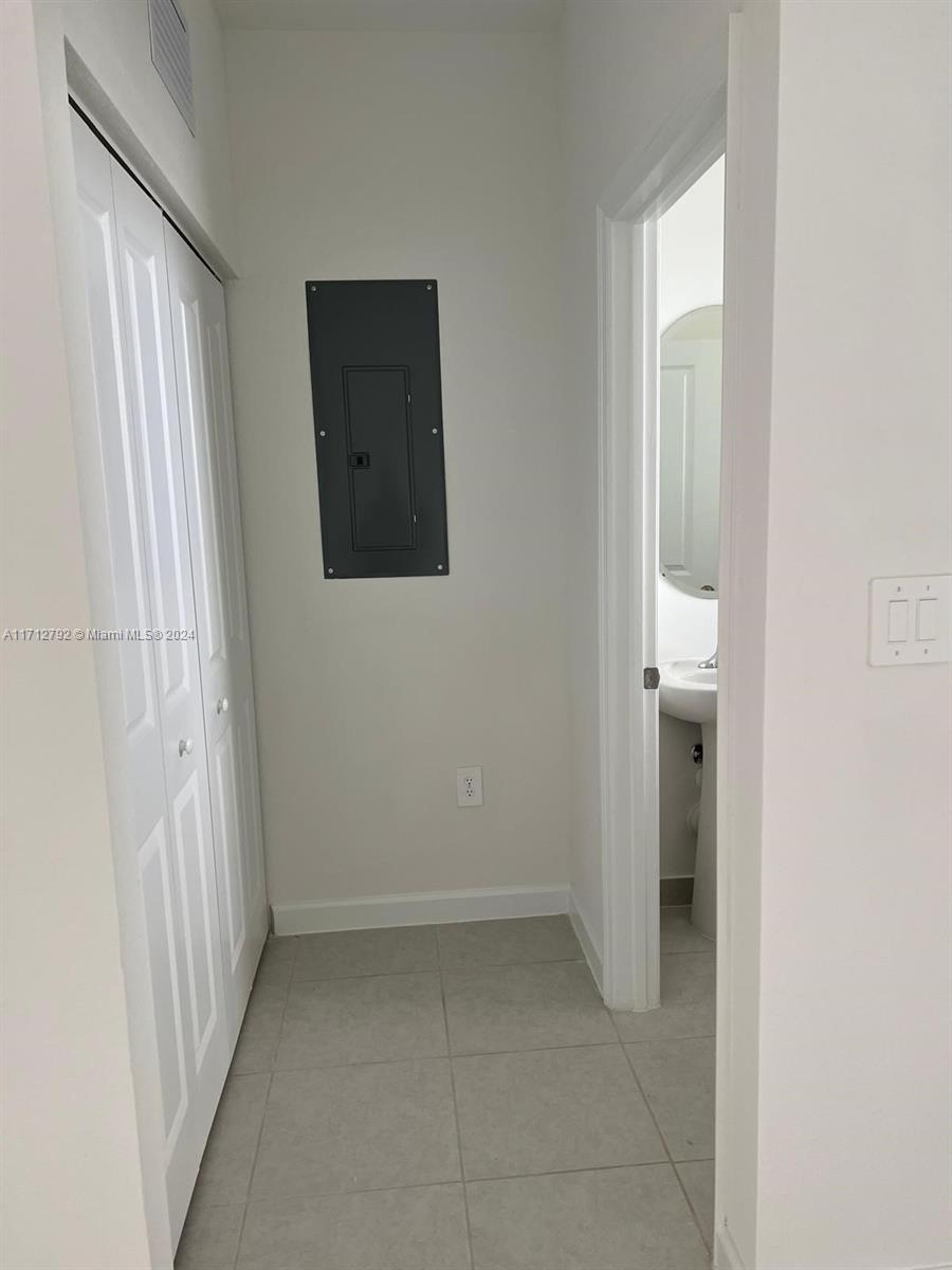 1676 Se 26th Ter 0 Property Photo 8