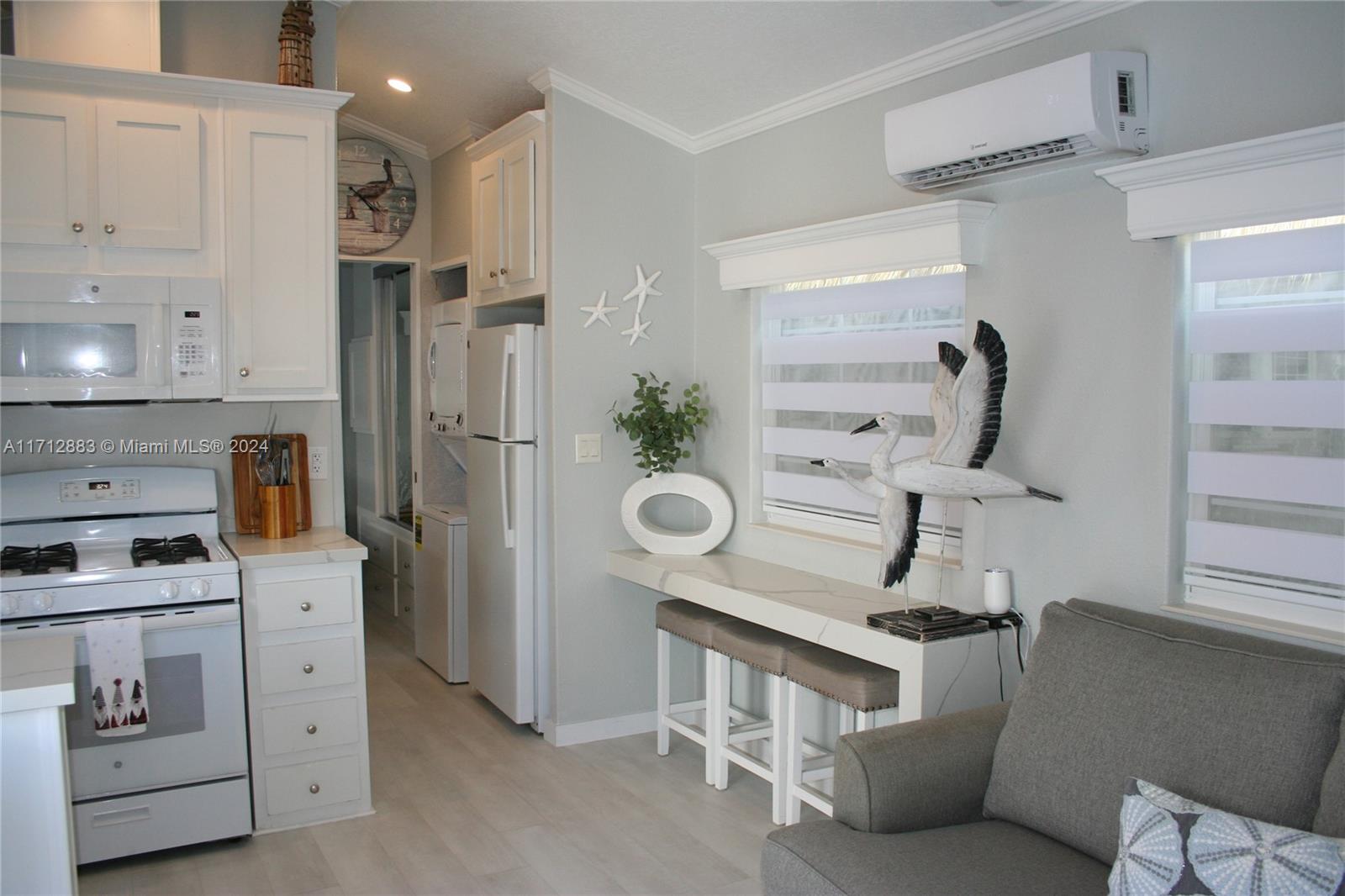 999 Morris Ave 4-4 Property Photo 7