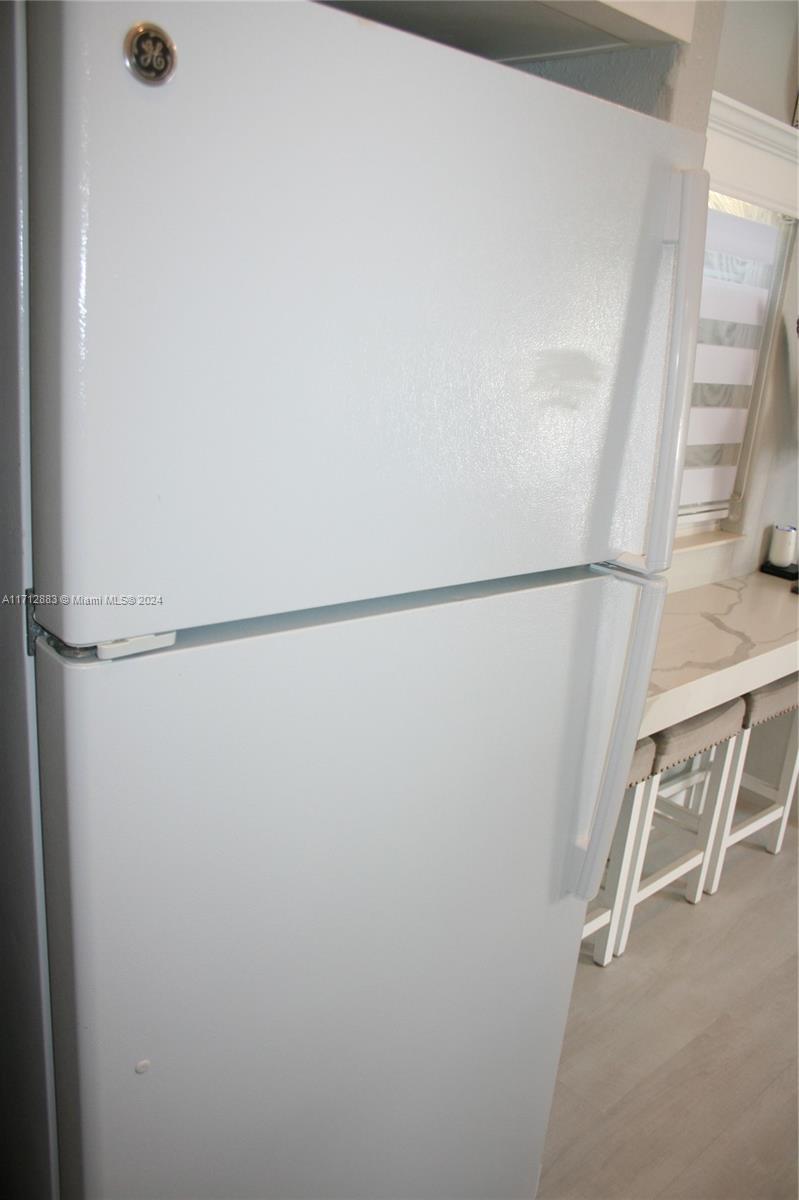 999 Morris Ave 4-4 Property Photo 10