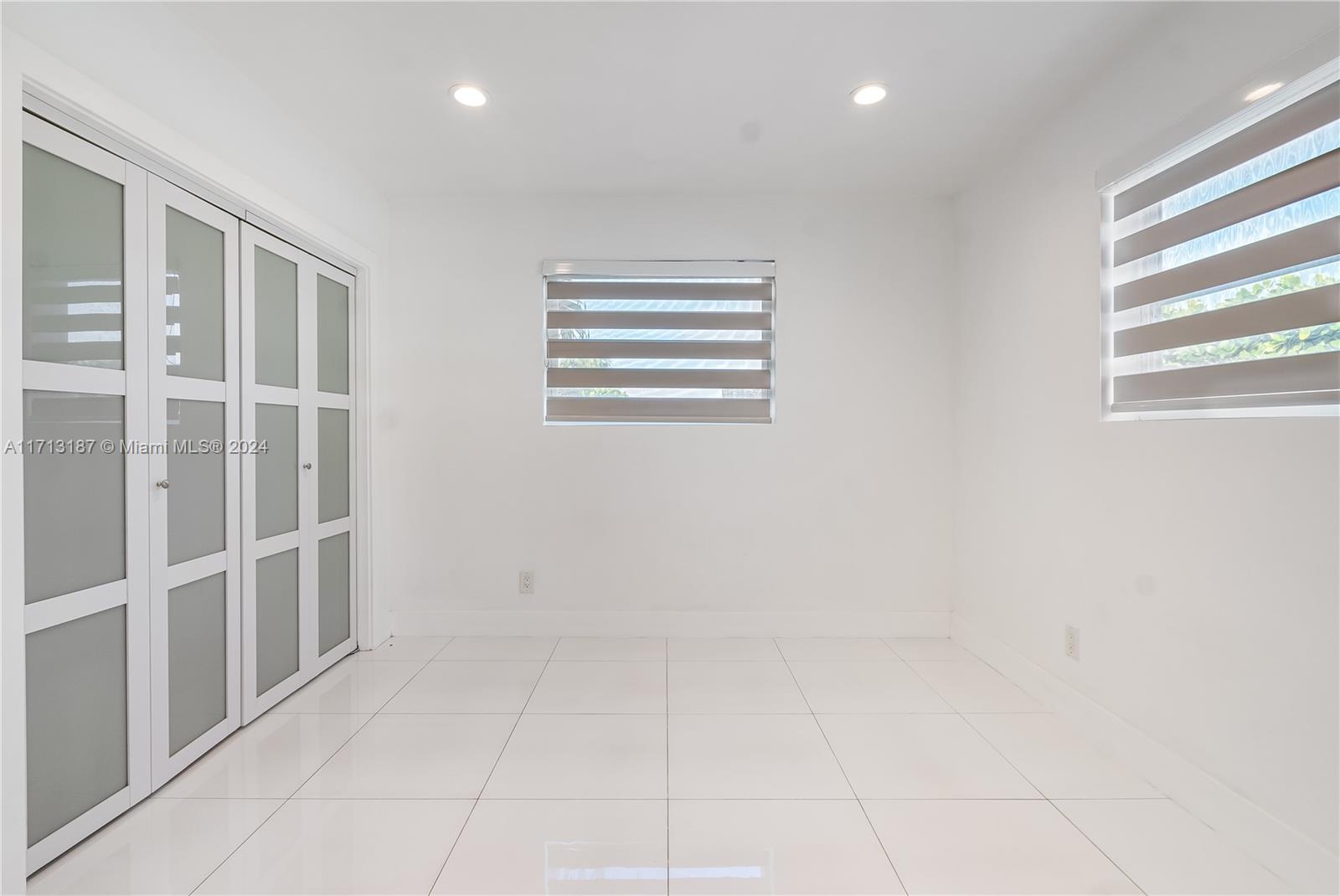 18361 Ne 7th Ct Property Photo 15