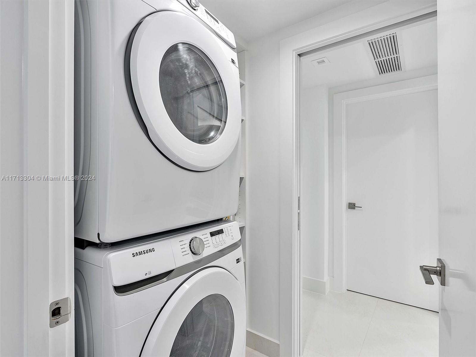 3000 Island Blvd 2104 Property Photo 23