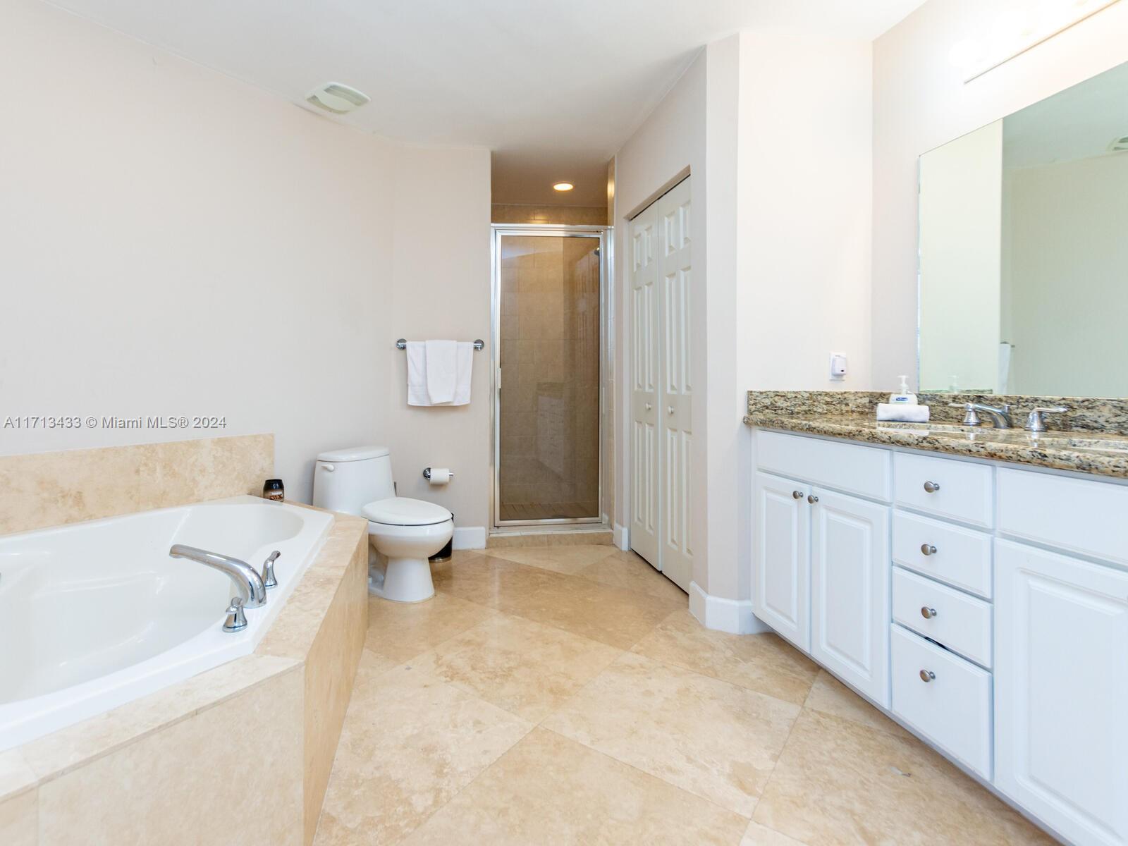 3001 Ne 185th St 517 Property Photo 28