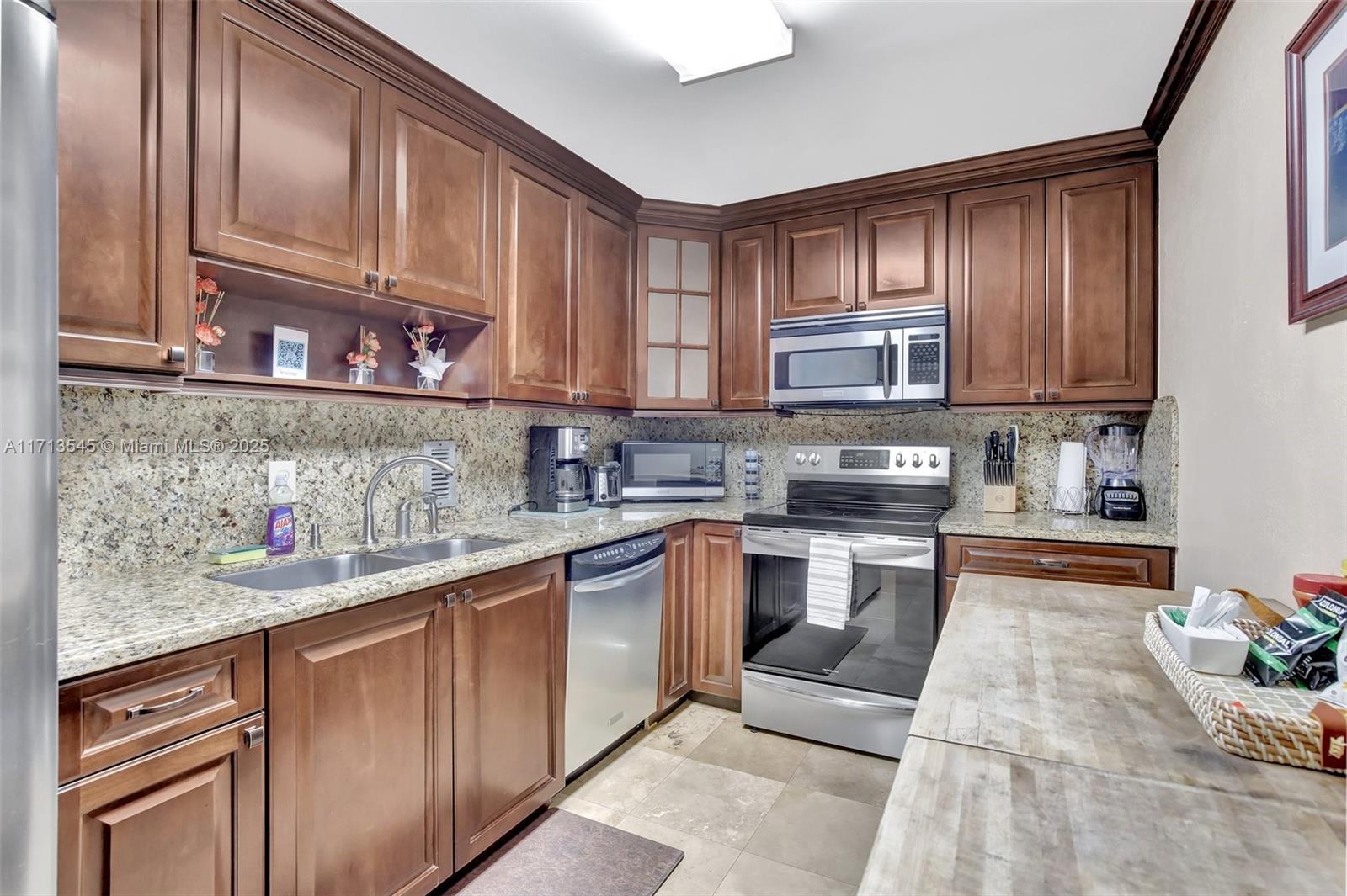 3801 S Ocean Dr 6z Property Photo 15