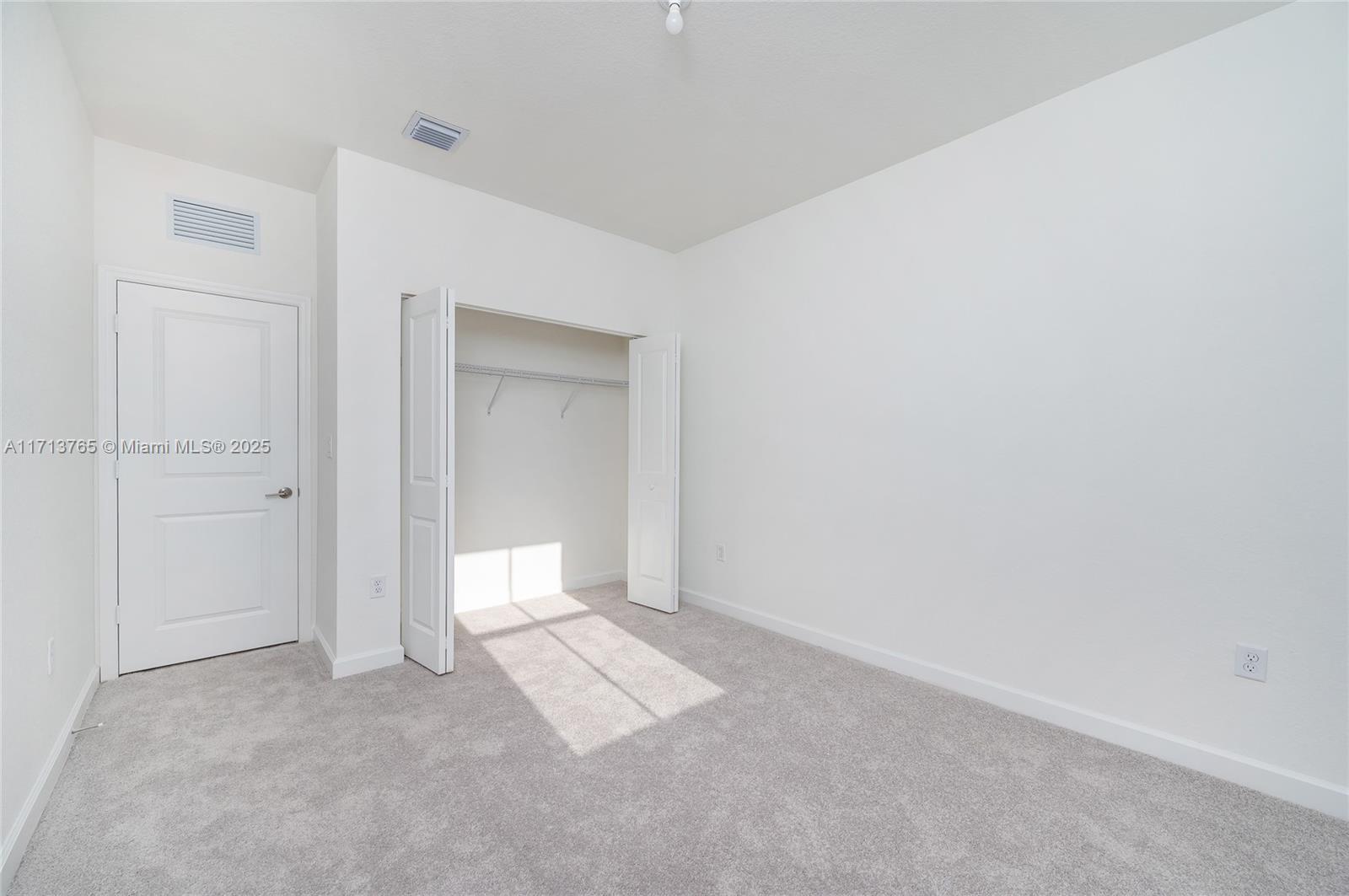 2433 Se 29 St 2433 Property Photo 44