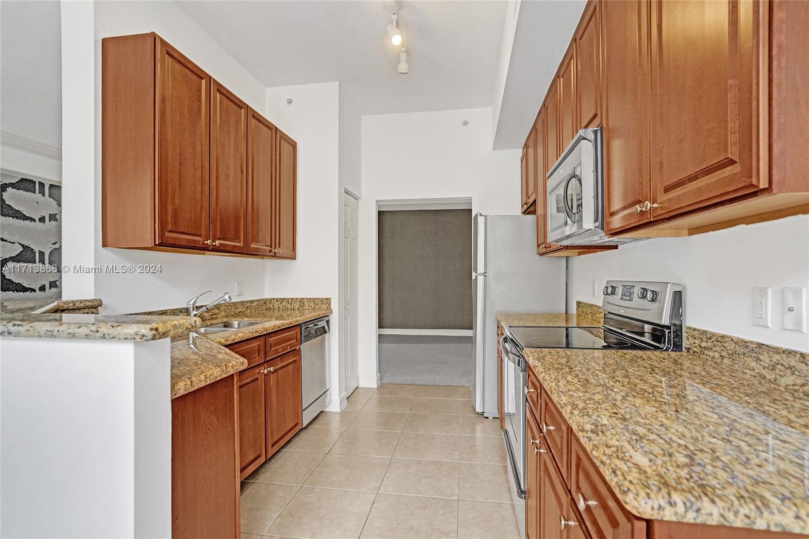 3001 Ne 185th St 328 Property Photo 17