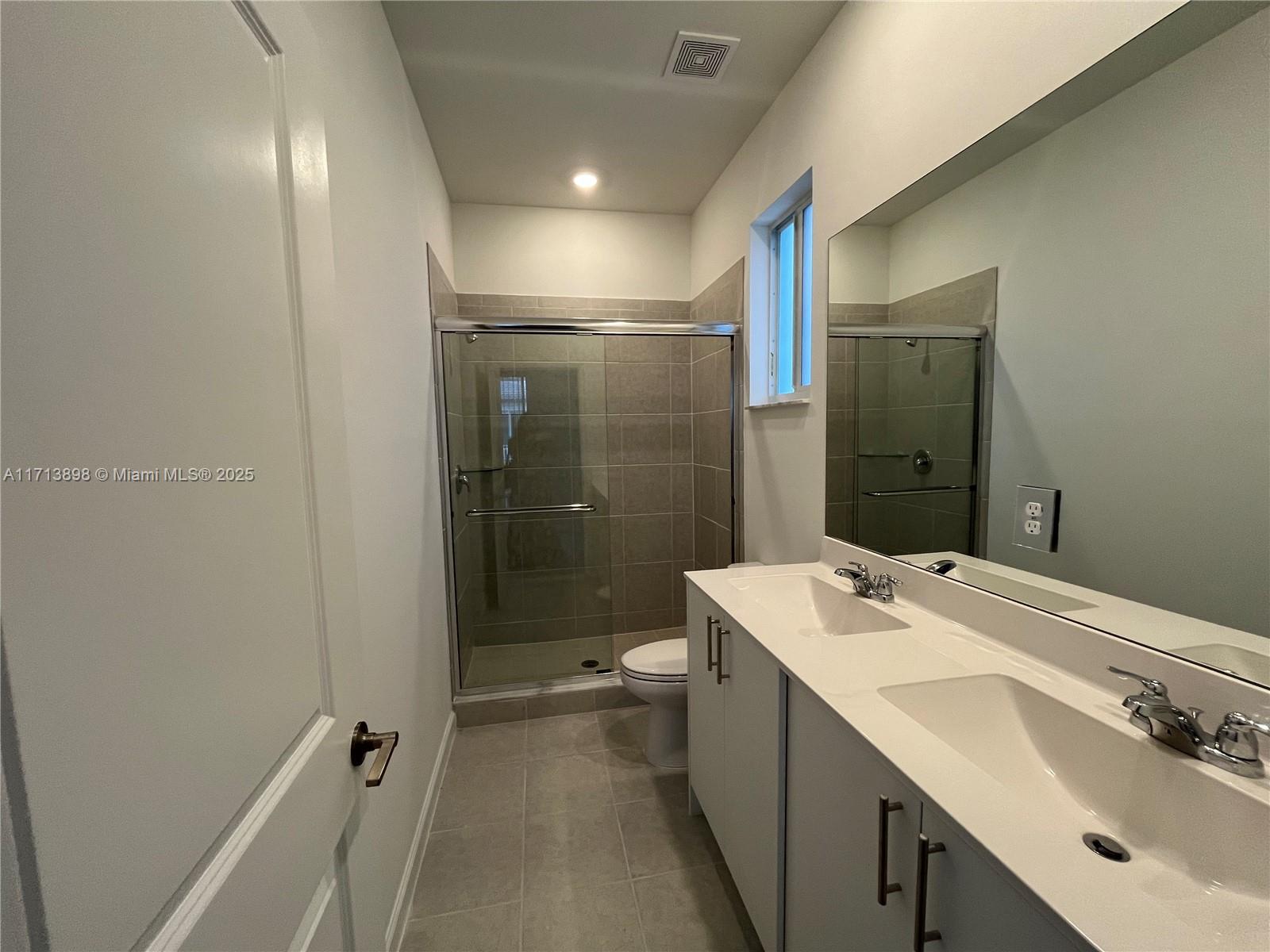 725 Se 14 Court 725 Property Photo 7