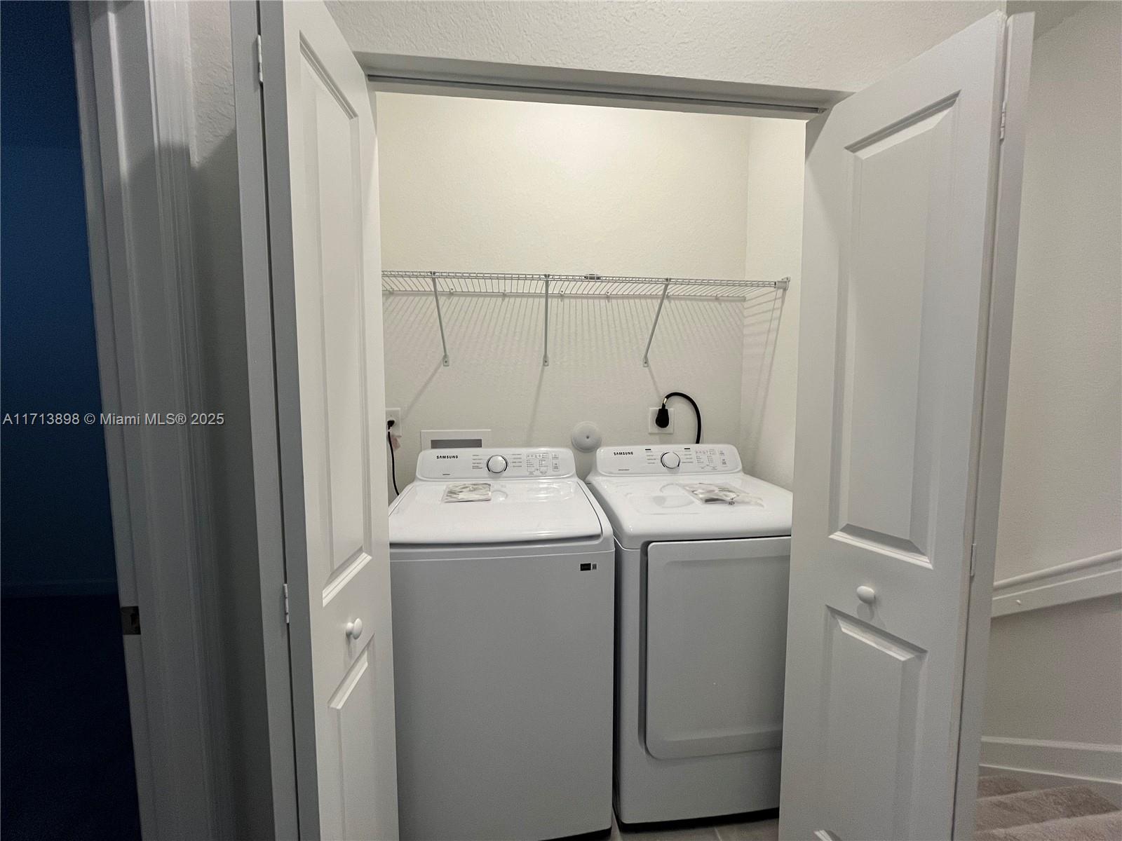 725 Se 14 Court 725 Property Photo 14