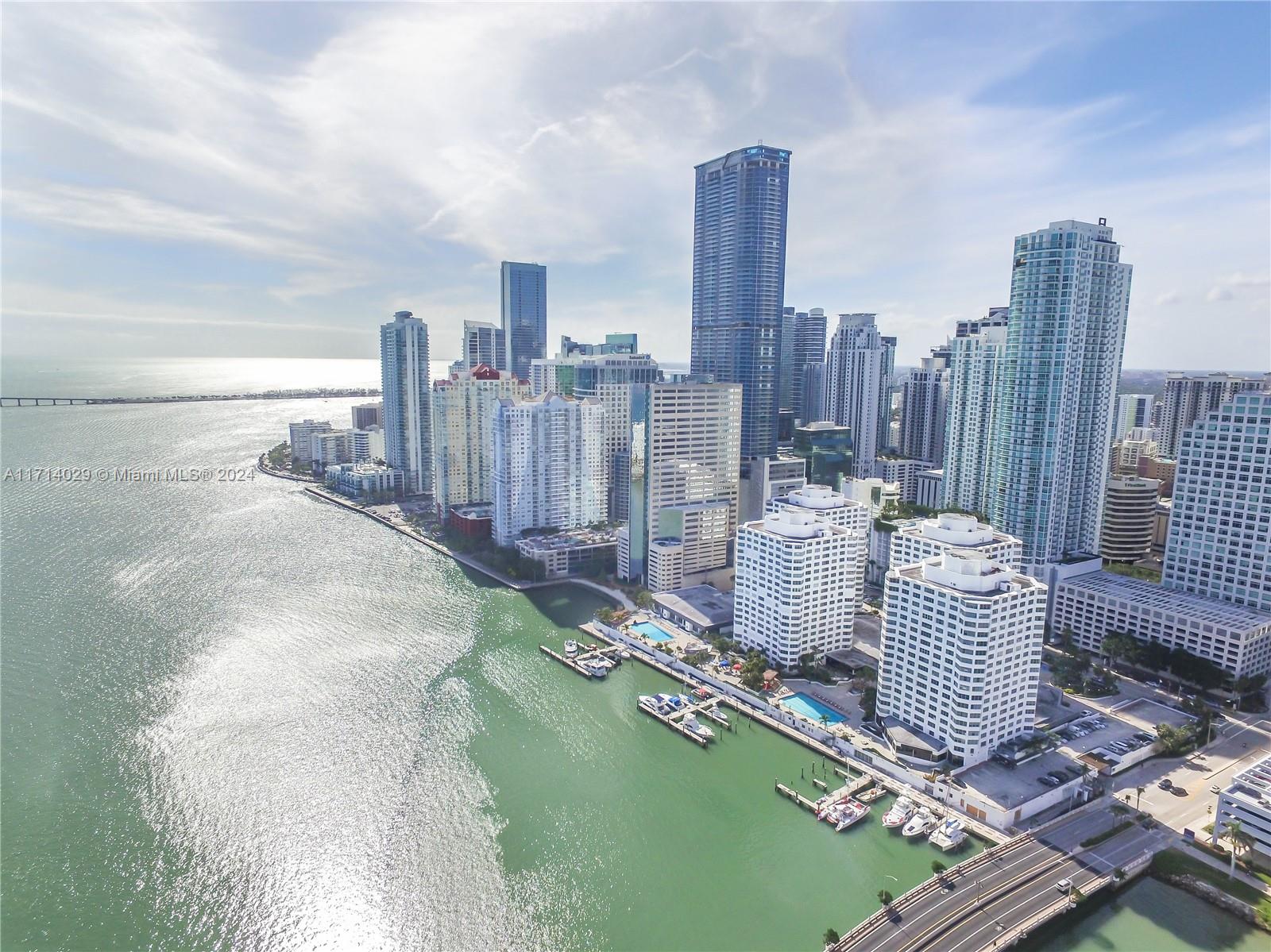 825 Brickell Bay Dr 3cl30 Property Photo 1