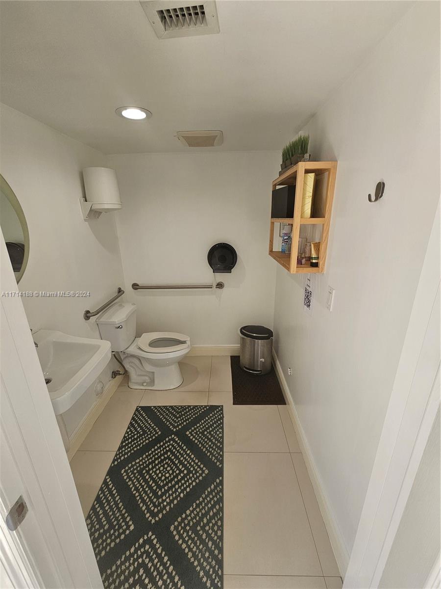 1460 Nw 107th Ave 28a Property Photo 6