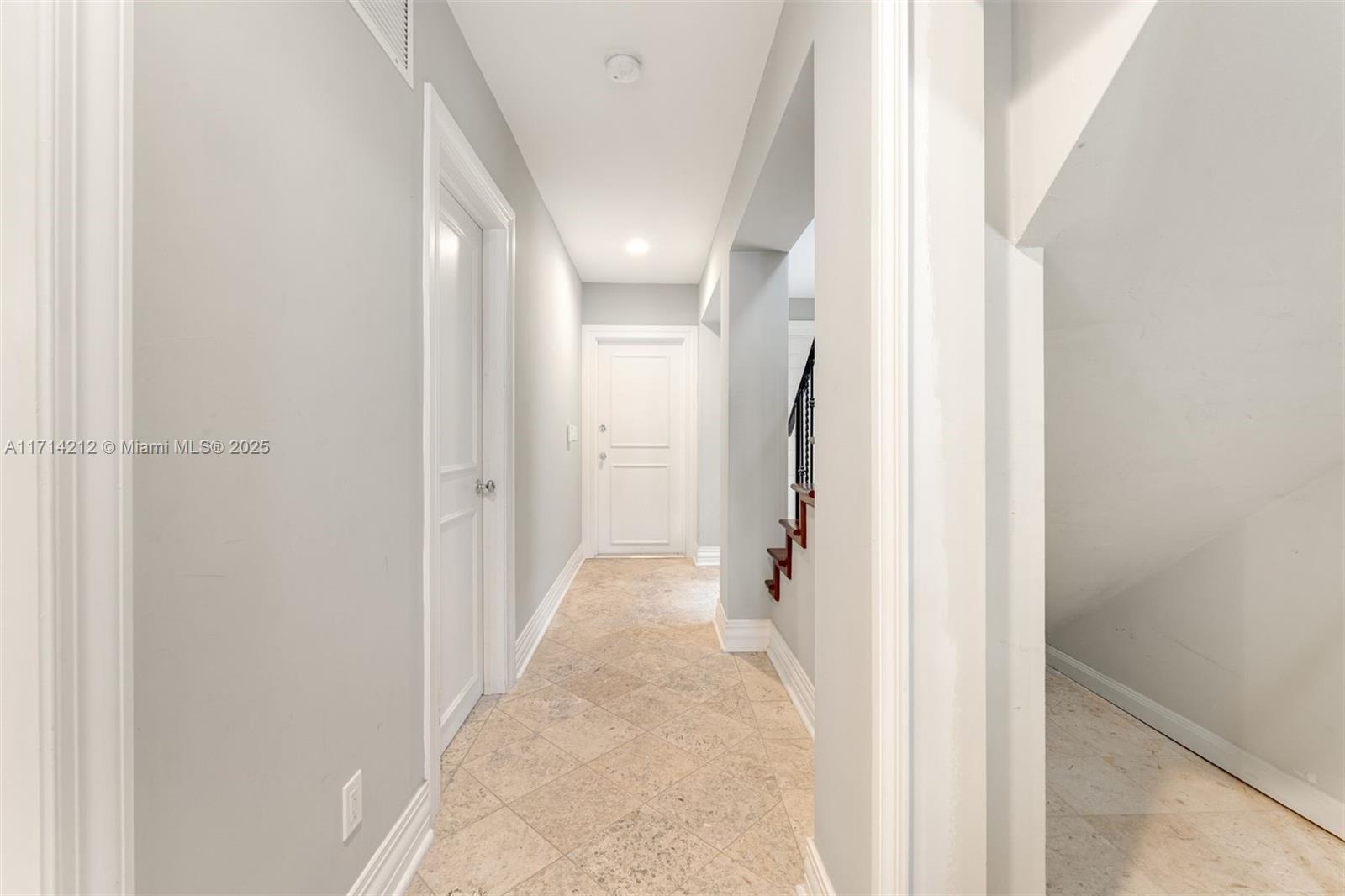 11 E Rivo Alto Dr Property Photo 25