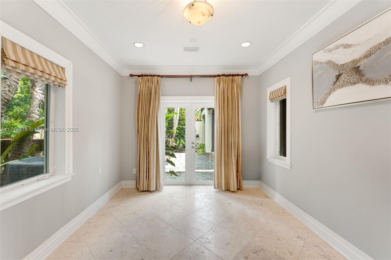 11 E Rivo Alto Dr Property Photo 42