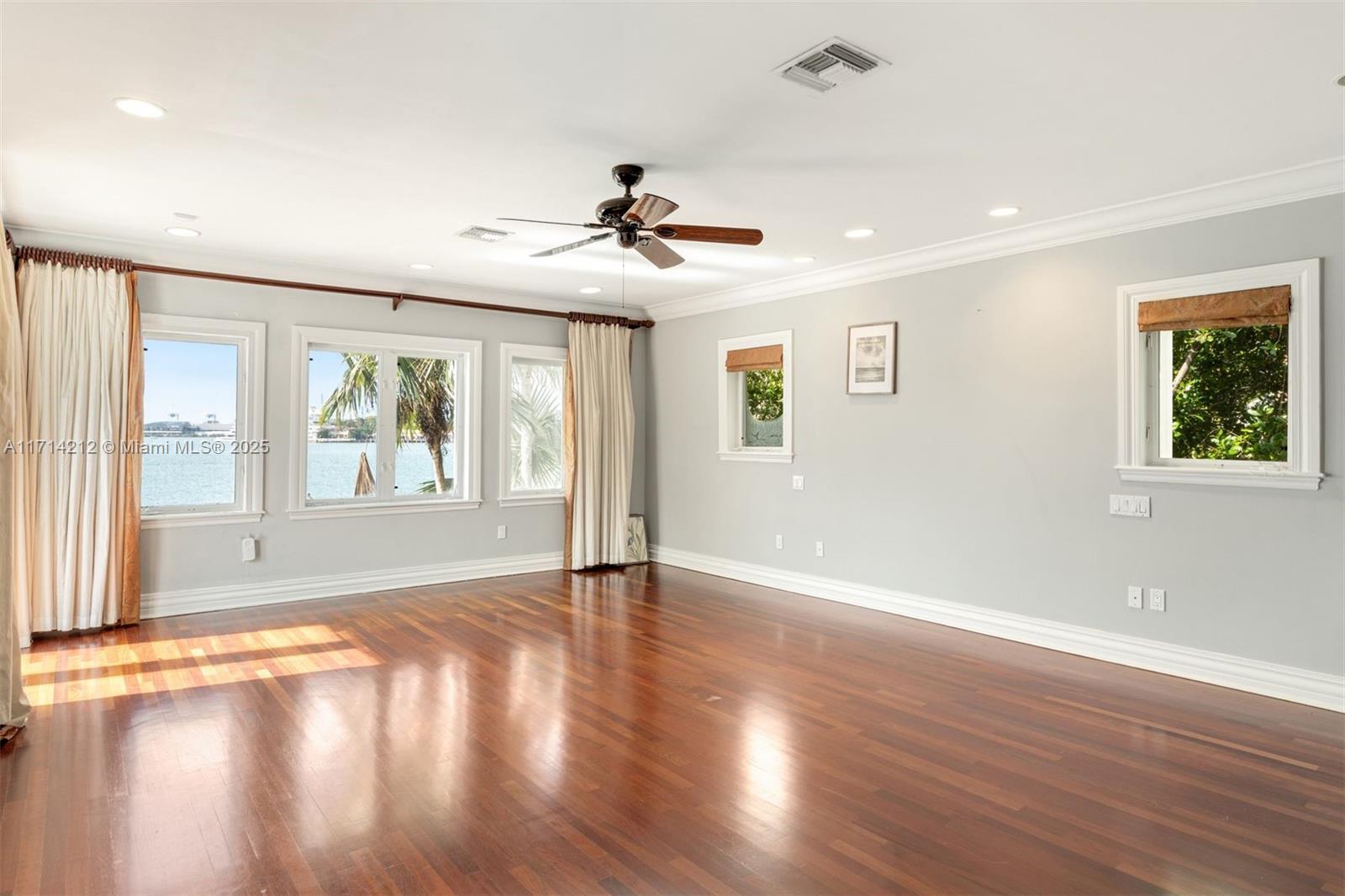 11 E Rivo Alto Dr Property Photo 43