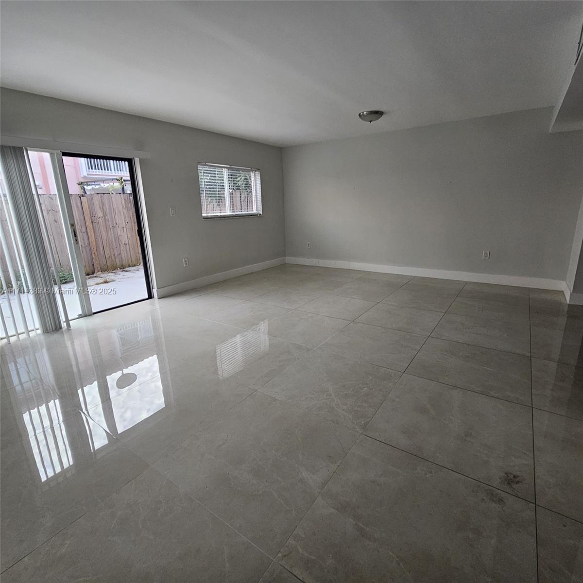 20818 San Simeon Way 108 Property Photo 6