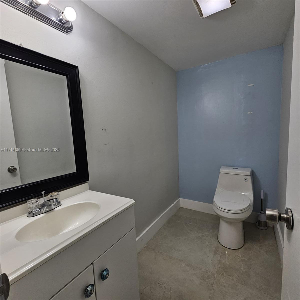 20818 San Simeon Way 108 Property Photo 12