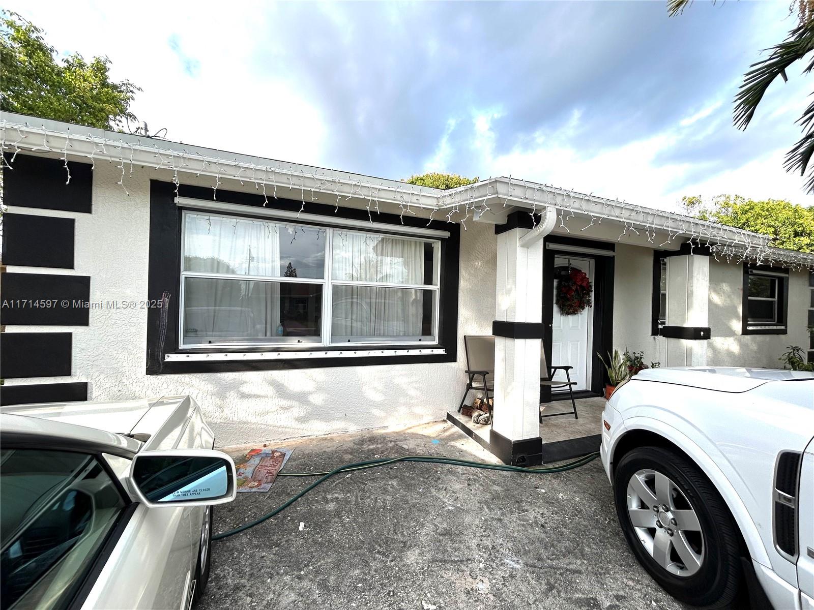 926 S 13th Ave S Property Photo 1