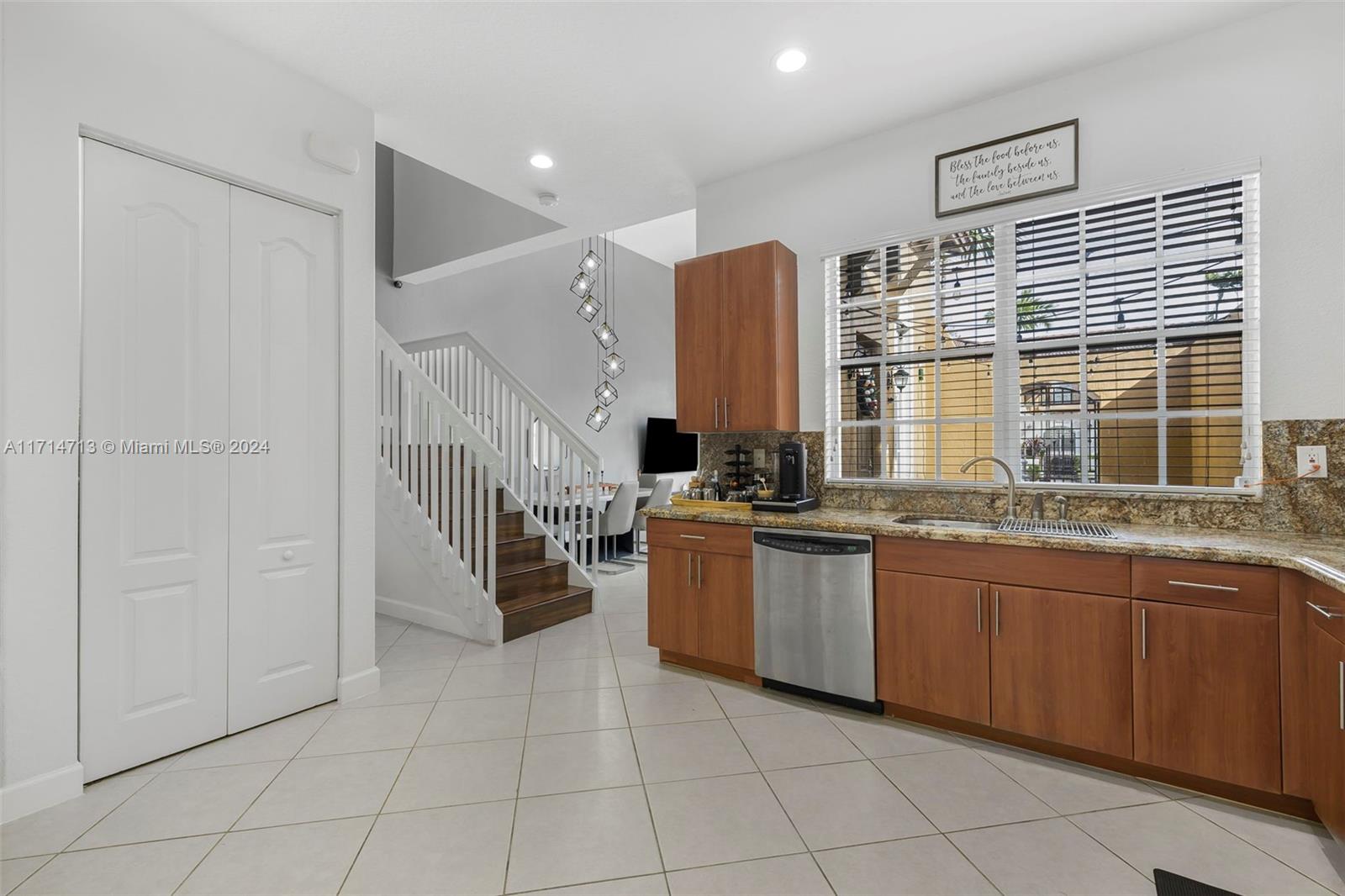 1042 Sw 146th Ter Property Photo 12