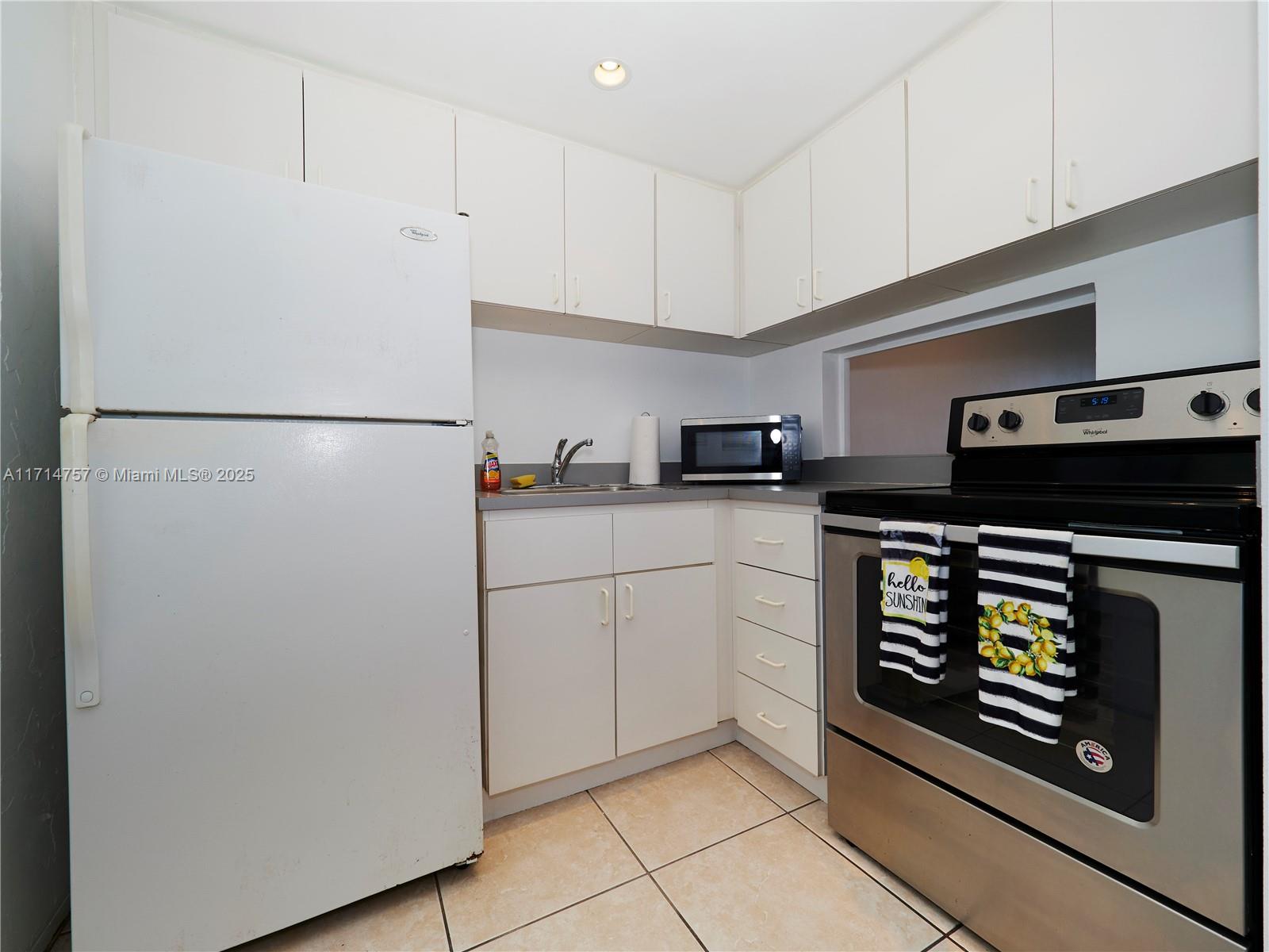 2861 Leonard Dr F412 Property Photo 3