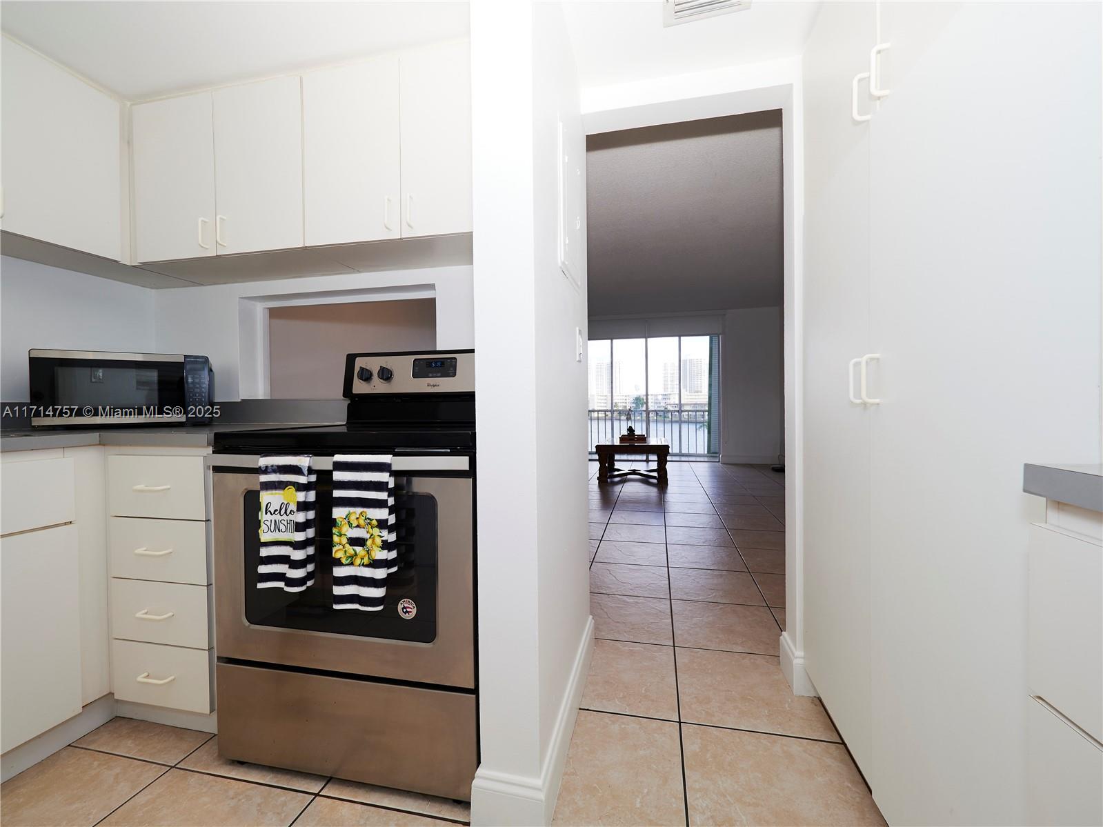 2861 Leonard Dr F412 Property Photo 4