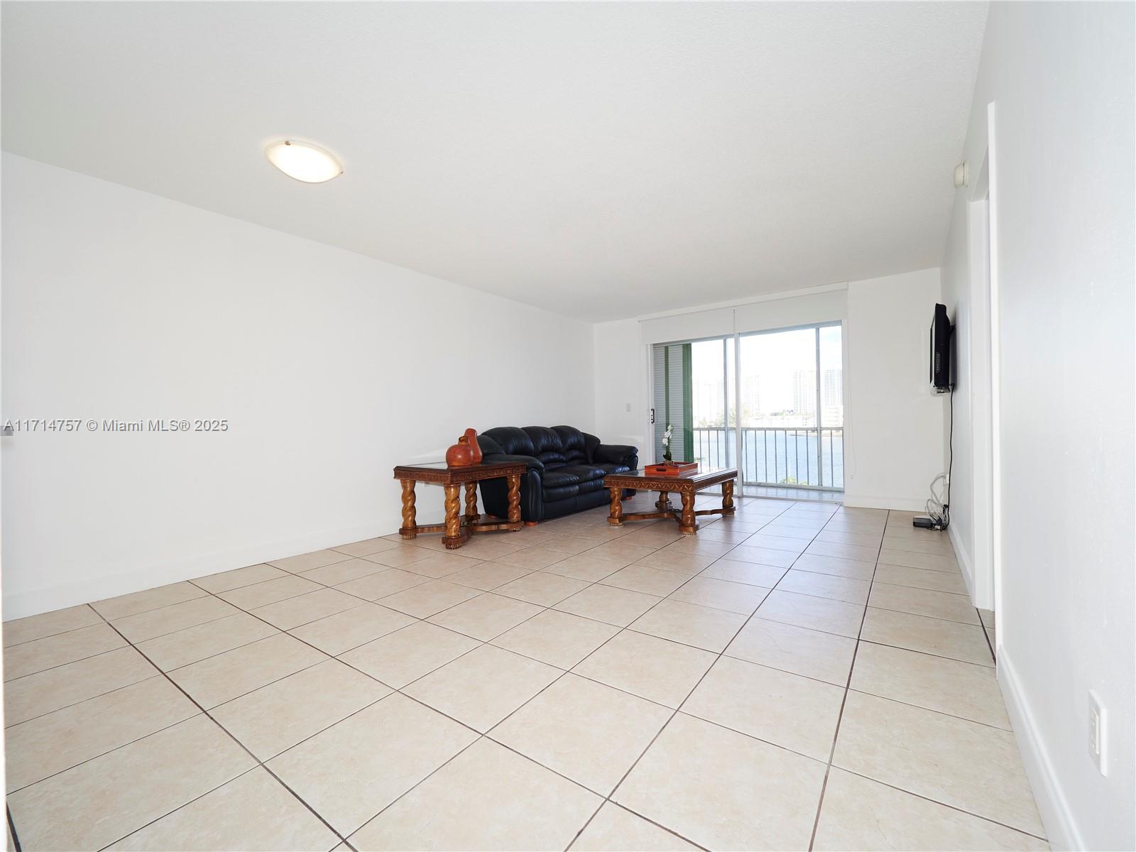 2861 Leonard Dr F412 Property Photo 9
