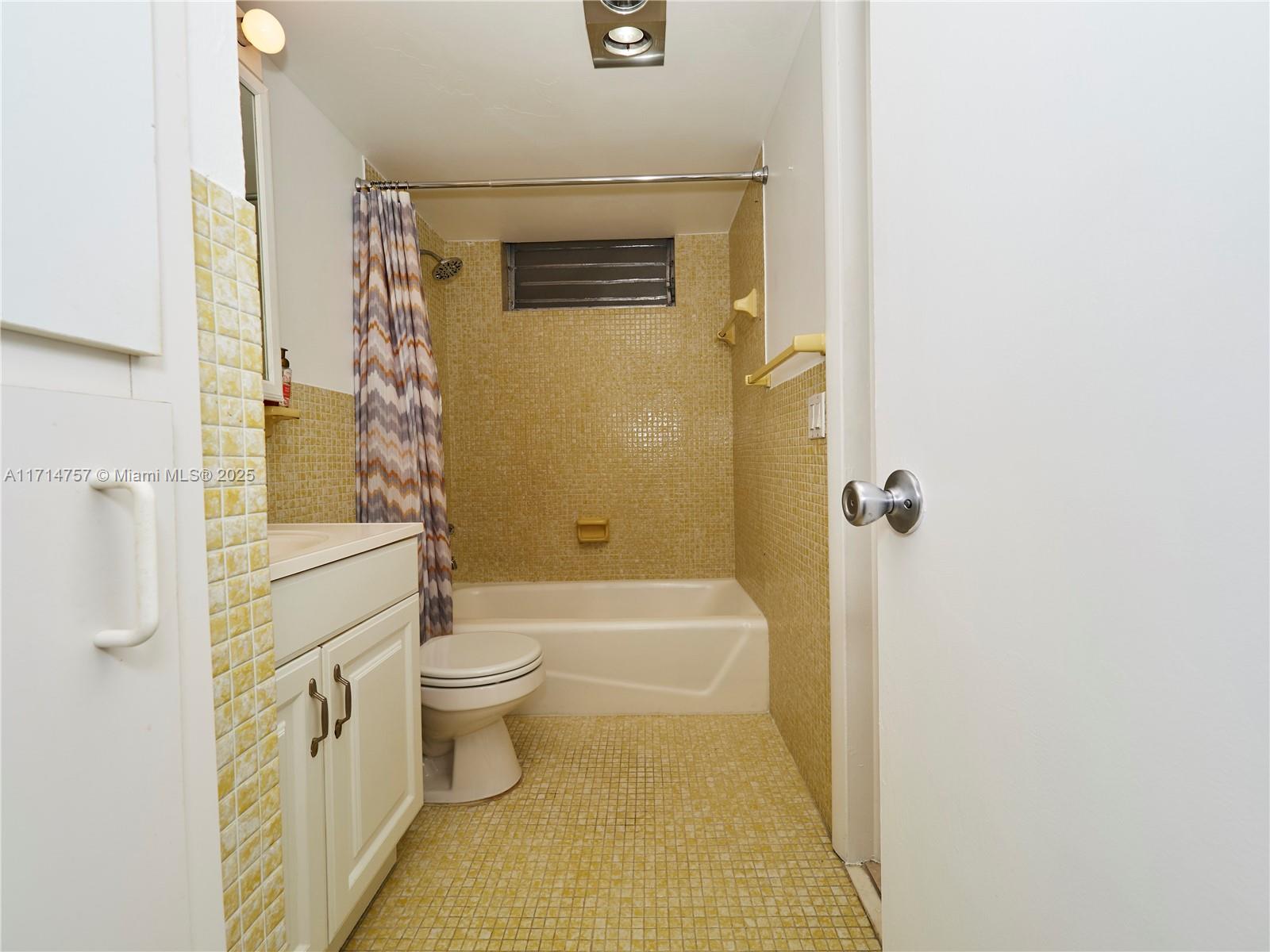 2861 Leonard Dr F412 Property Photo 24
