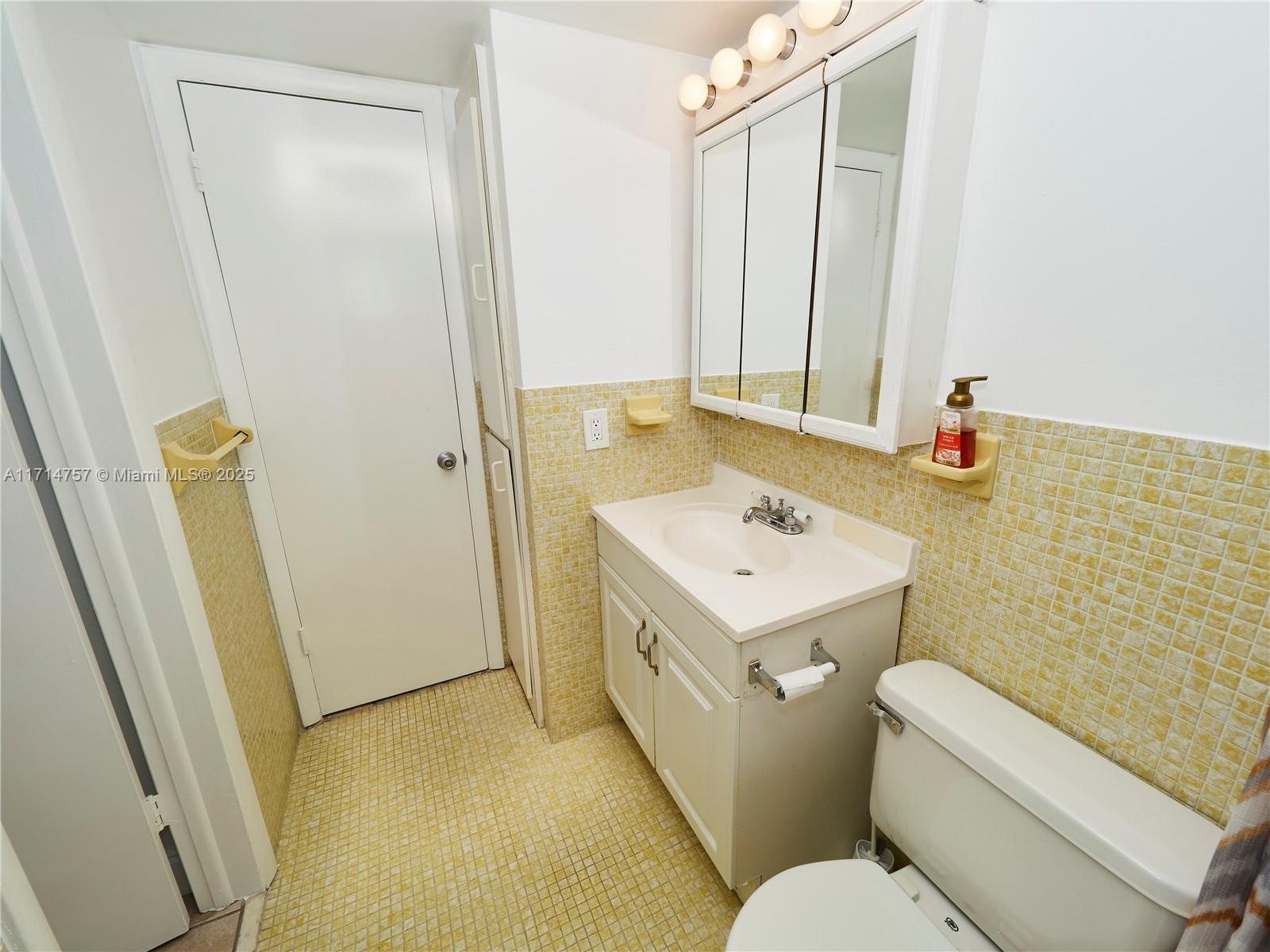 2861 Leonard Dr F412 Property Photo 27