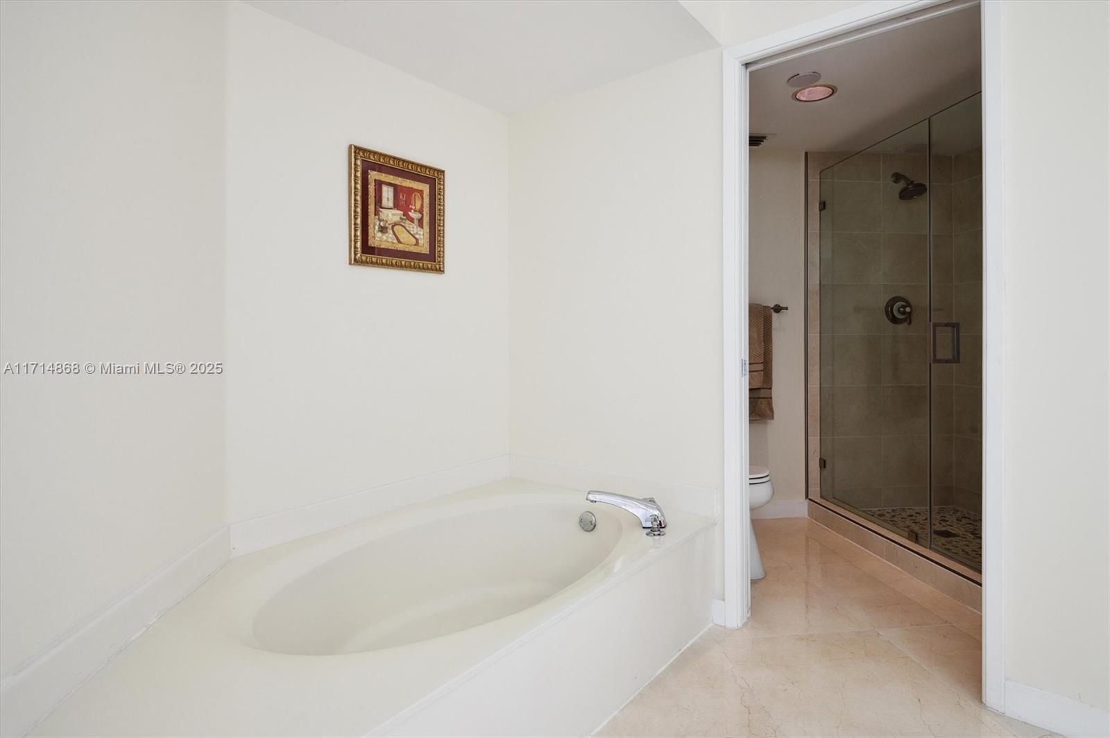 19101 Ne Mystic Pointe 805 Property Photo 9