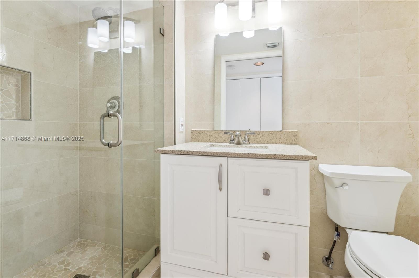 19101 Ne Mystic Pointe 805 Property Photo 12