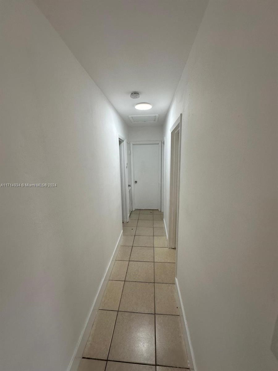 940 Nw 34th Way Property Photo 9