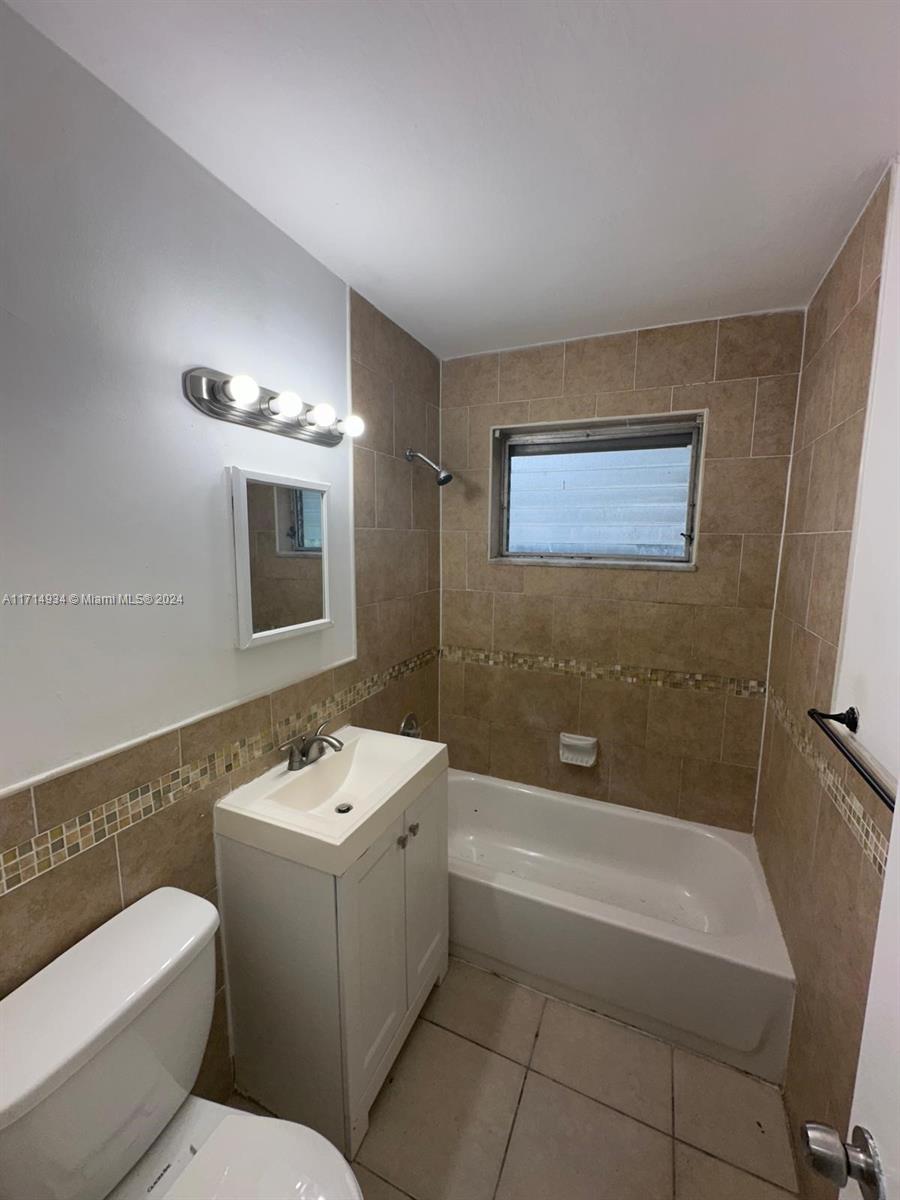940 Nw 34th Way Property Photo 10