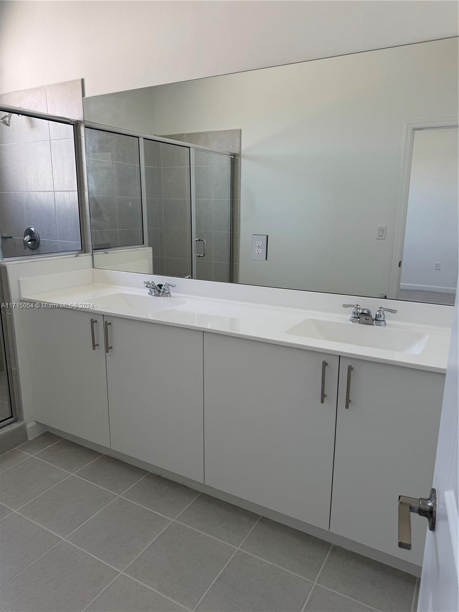 2531 Se 29 St Property Photo 10