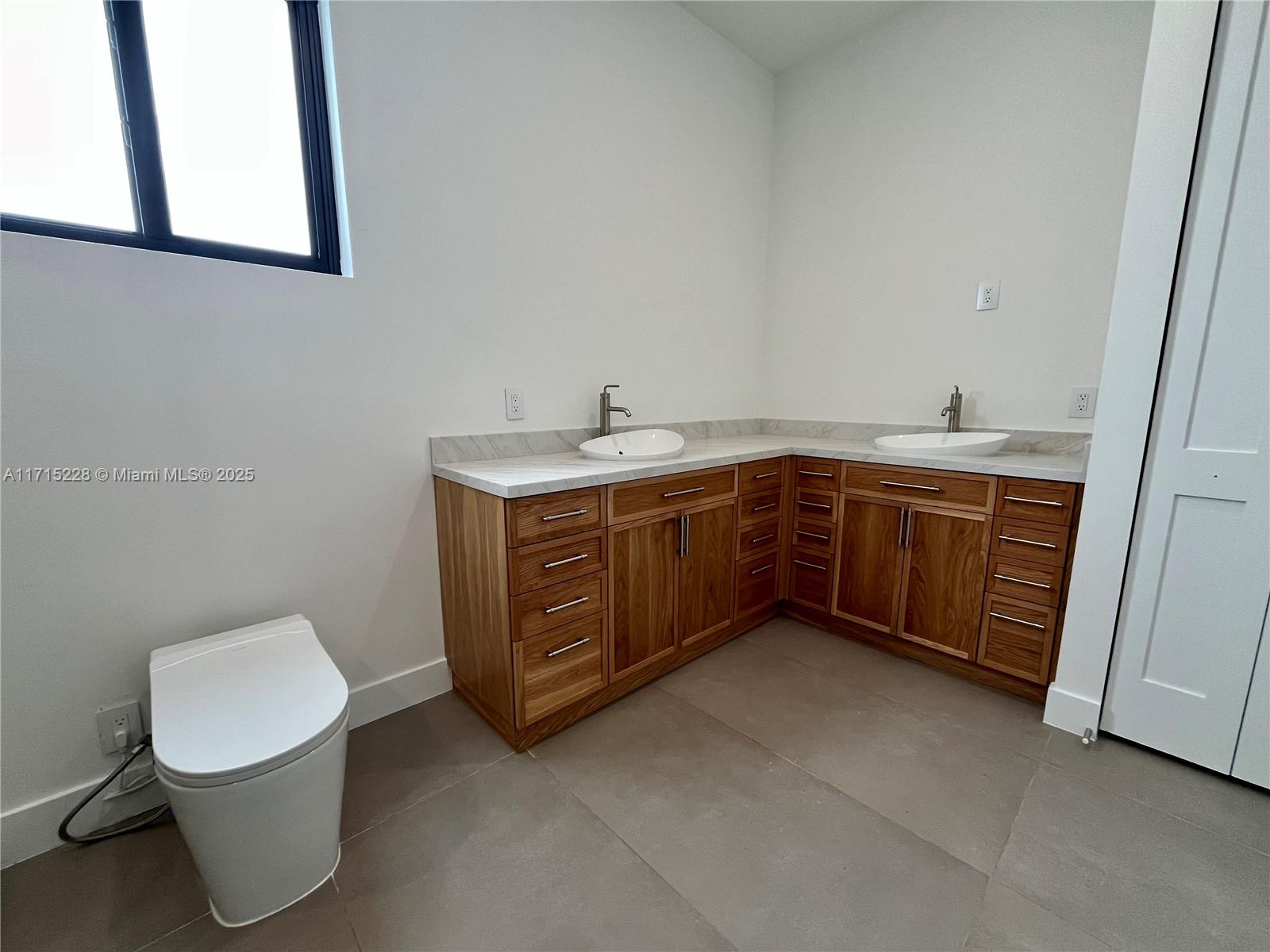 126 Se Sunrise Dr Property Photo 18