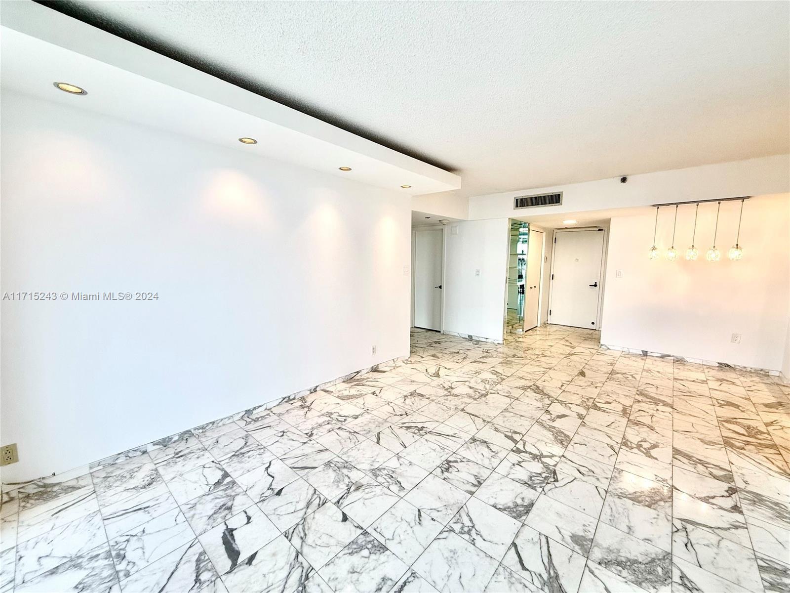 19707 Turnberry Way 16c Property Photo 2